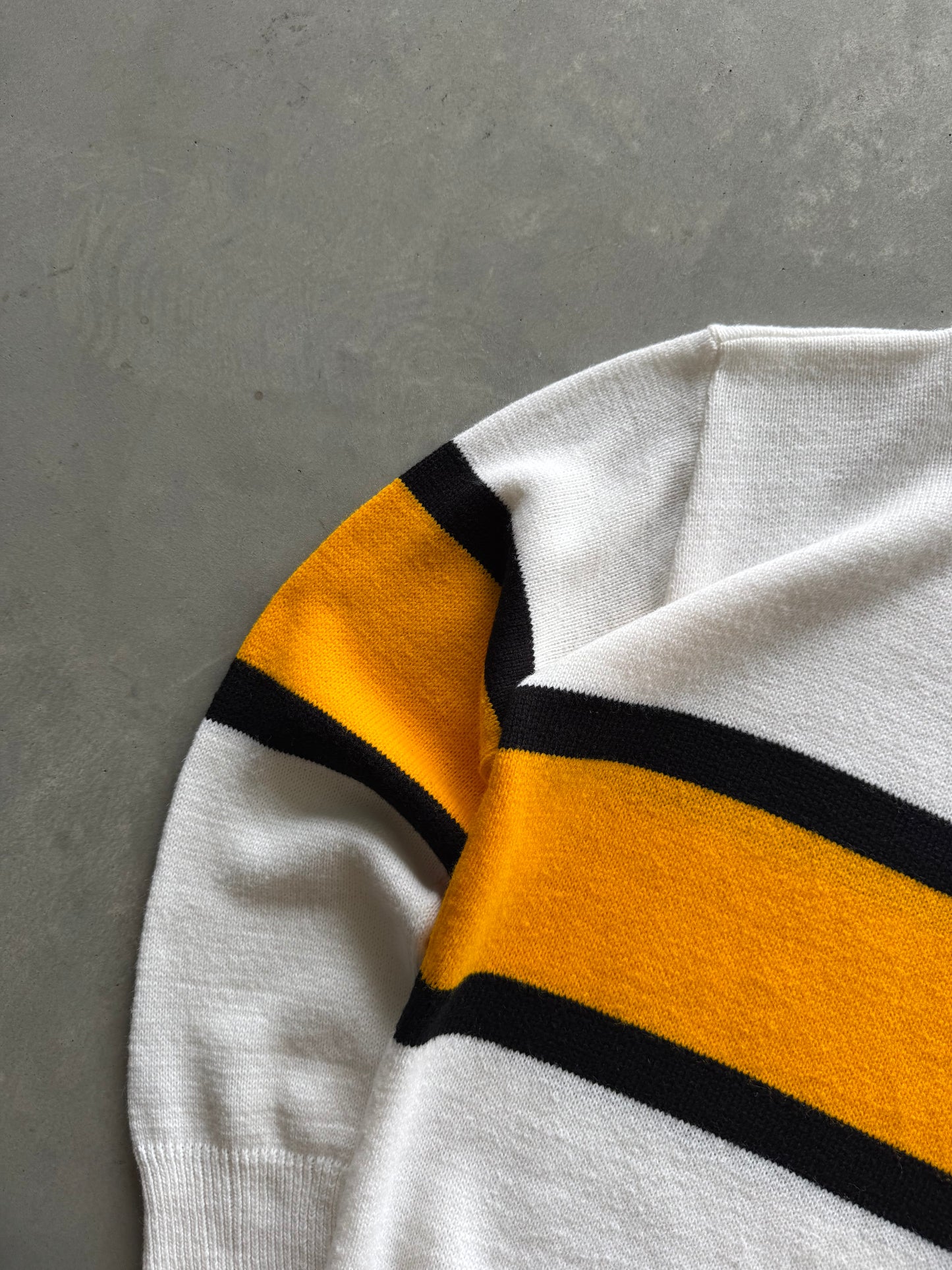 Vintage 90s Iowa Hawkeyes Sweater - M