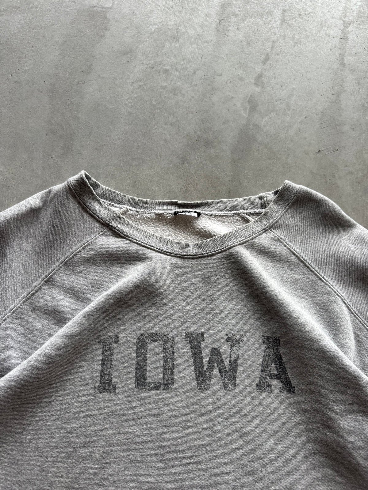 Vintage Iowa Hawkeyes Sweatshirt - XXL