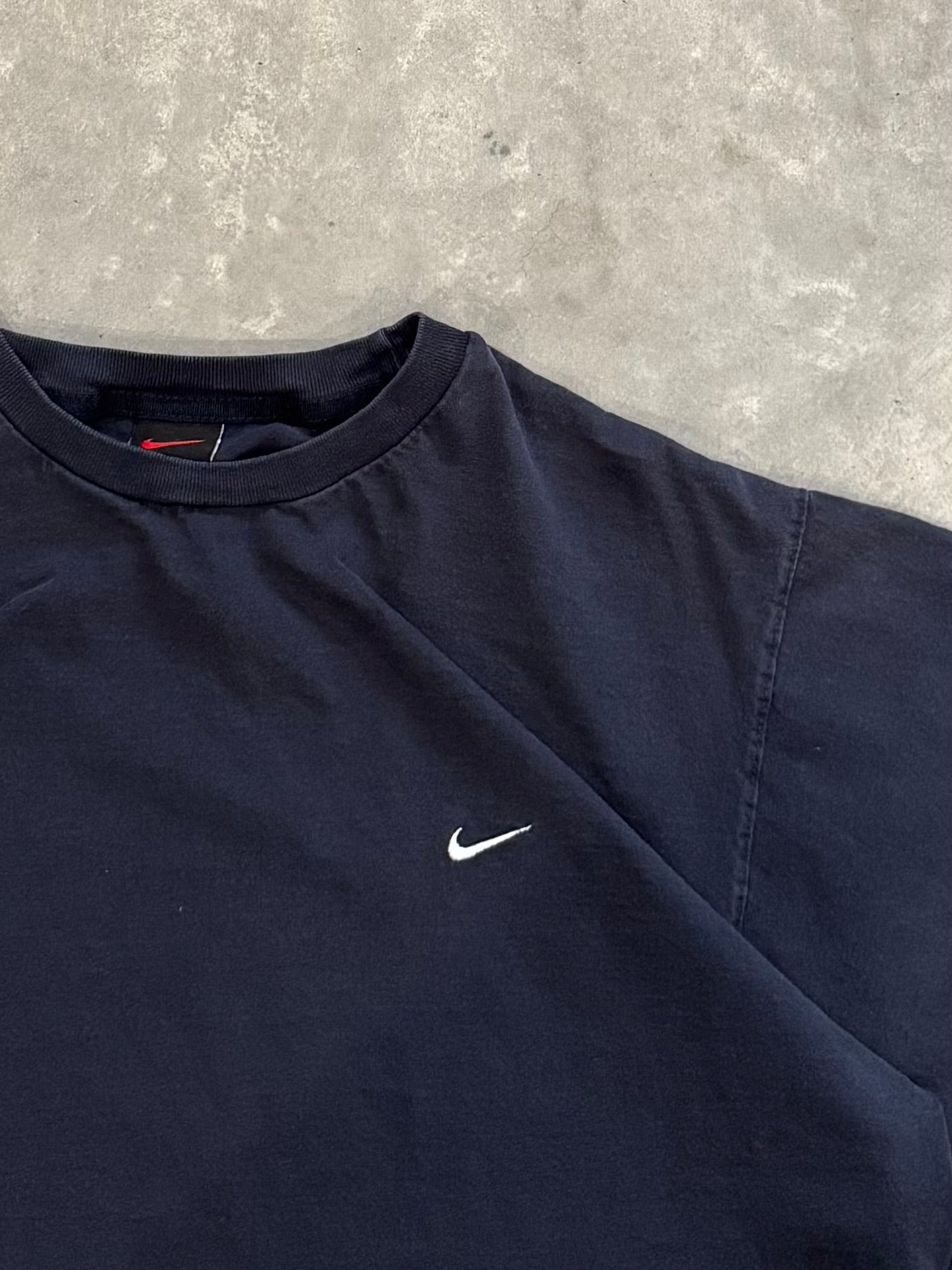 Vintage 90s Nike Tee - L