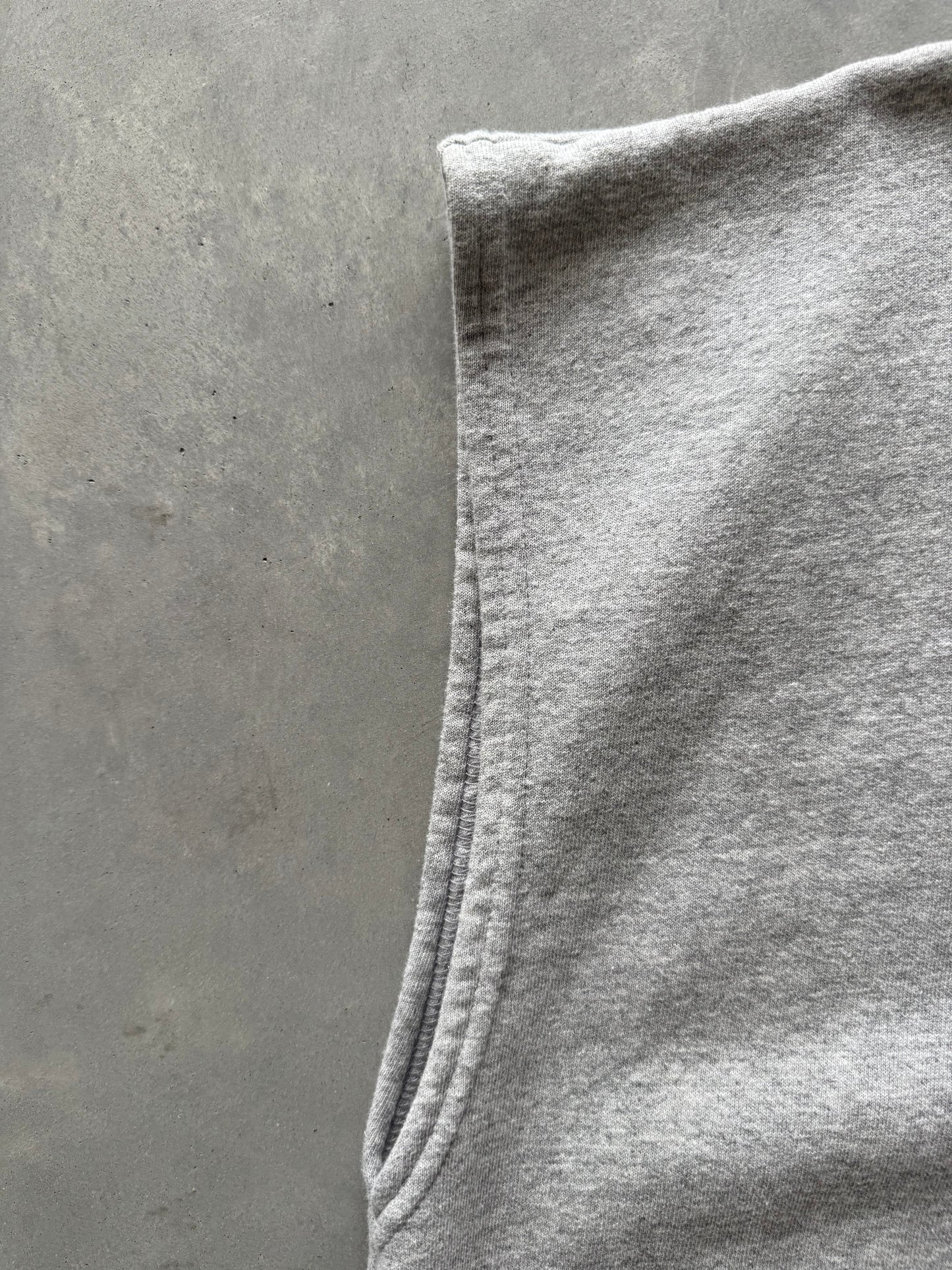 Vintage Iowa Hawkeyes Sweatshirt Cut Off - XL