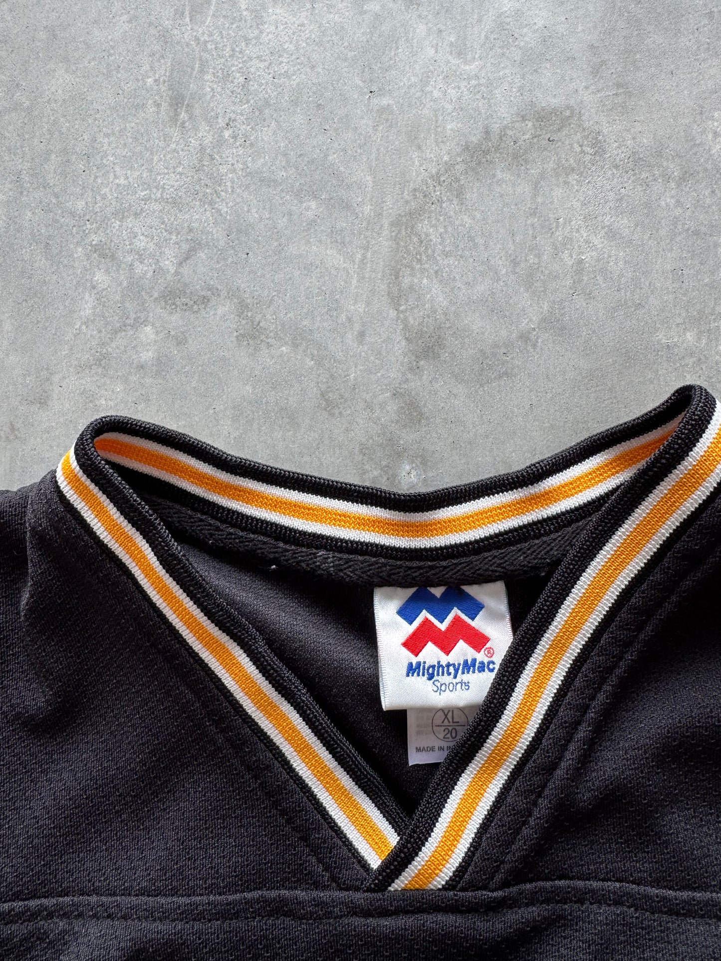 Vintage Iowa Hawkeyes Women’s Jersey Tee - XL