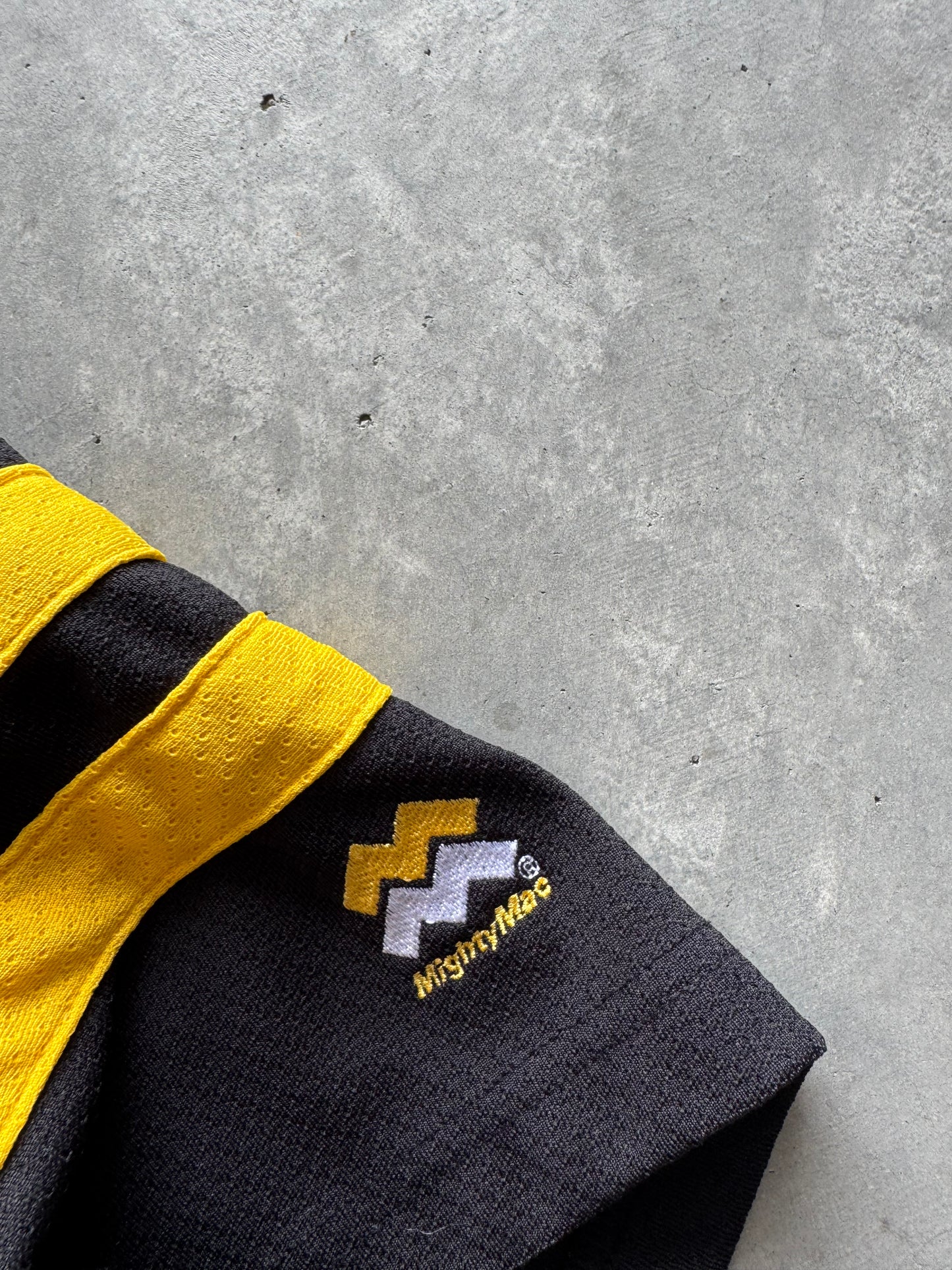 Vintage Iowa Hawkeyes Women’s Jersey Tee - XL