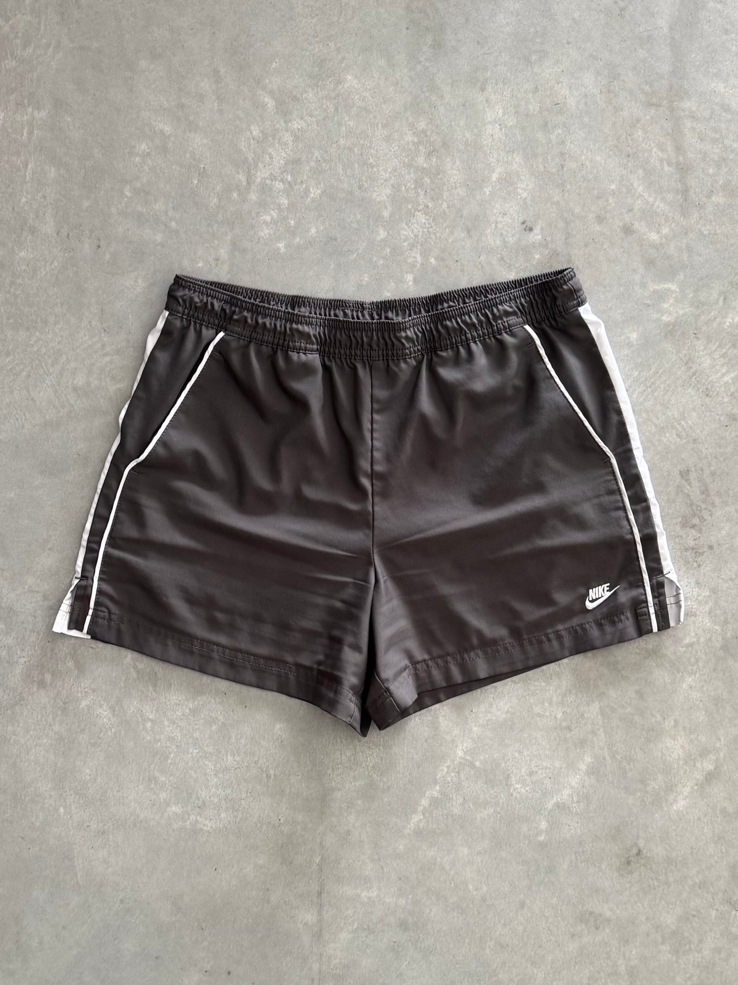 Vintage 00s Nike Track Shorts - S