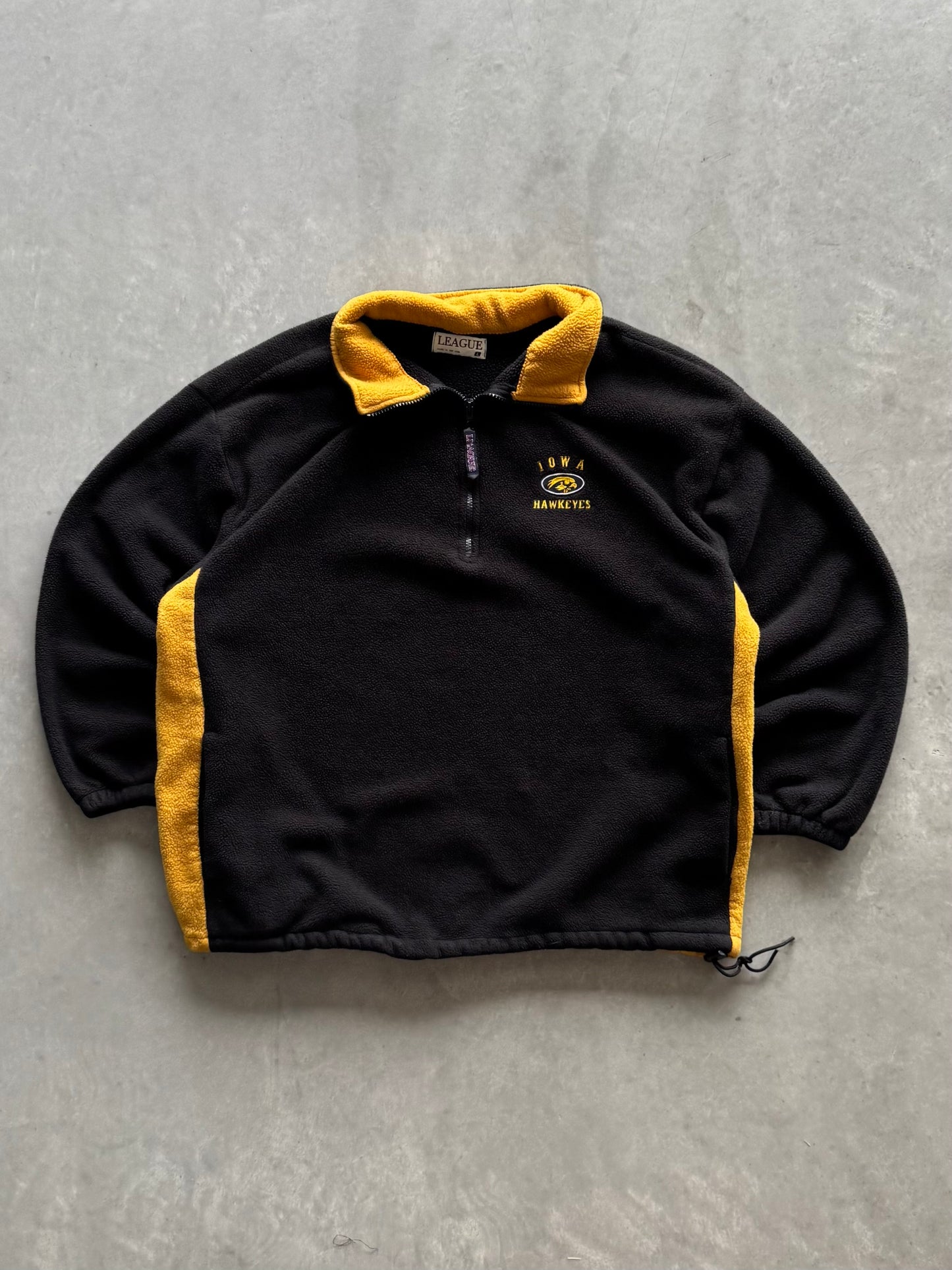 Vintage Iowa Hawkeyes Fleece Sweatshirt - L