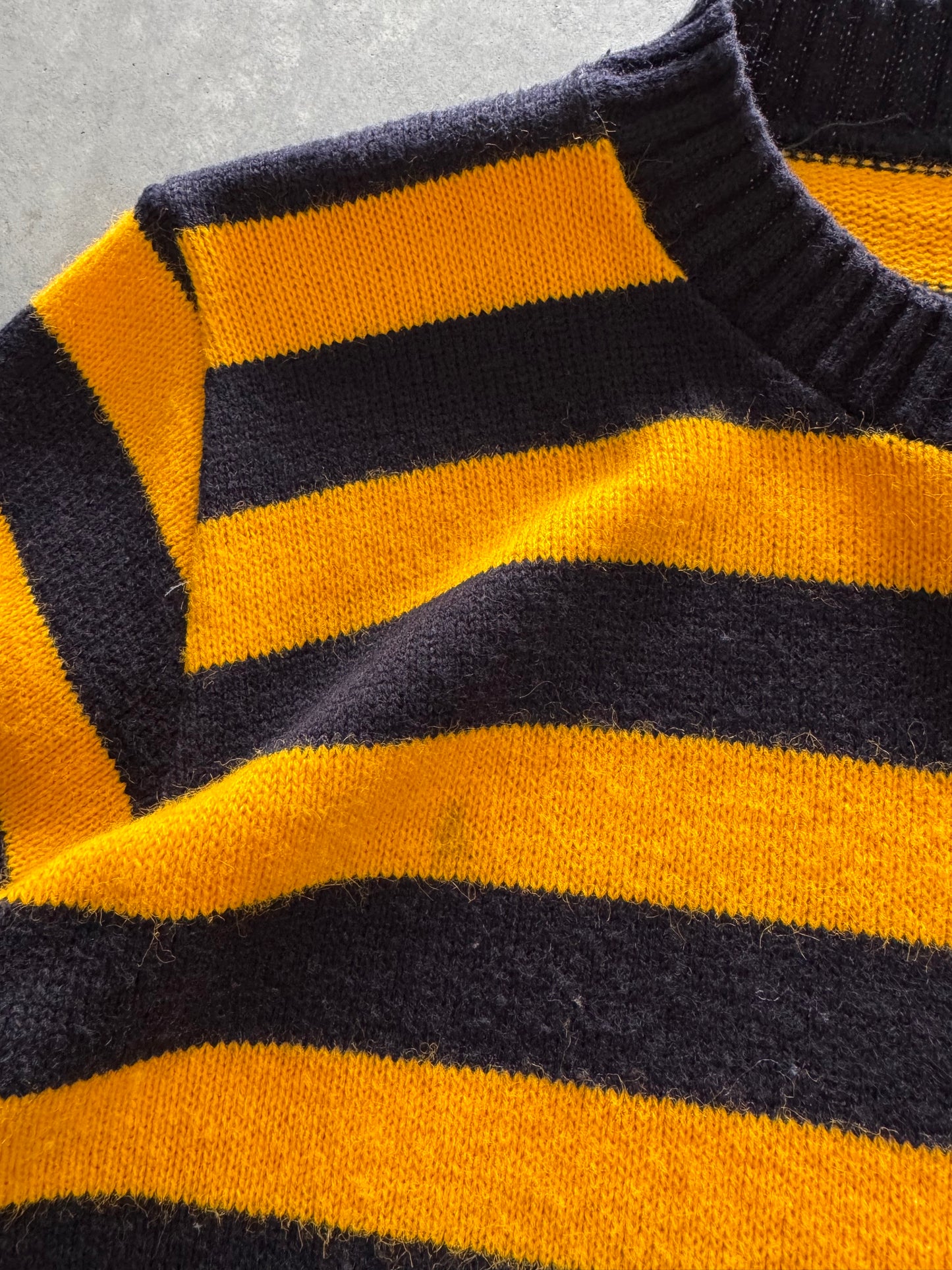 Vintage Iowa Hawkeyes Striped Sweater - M