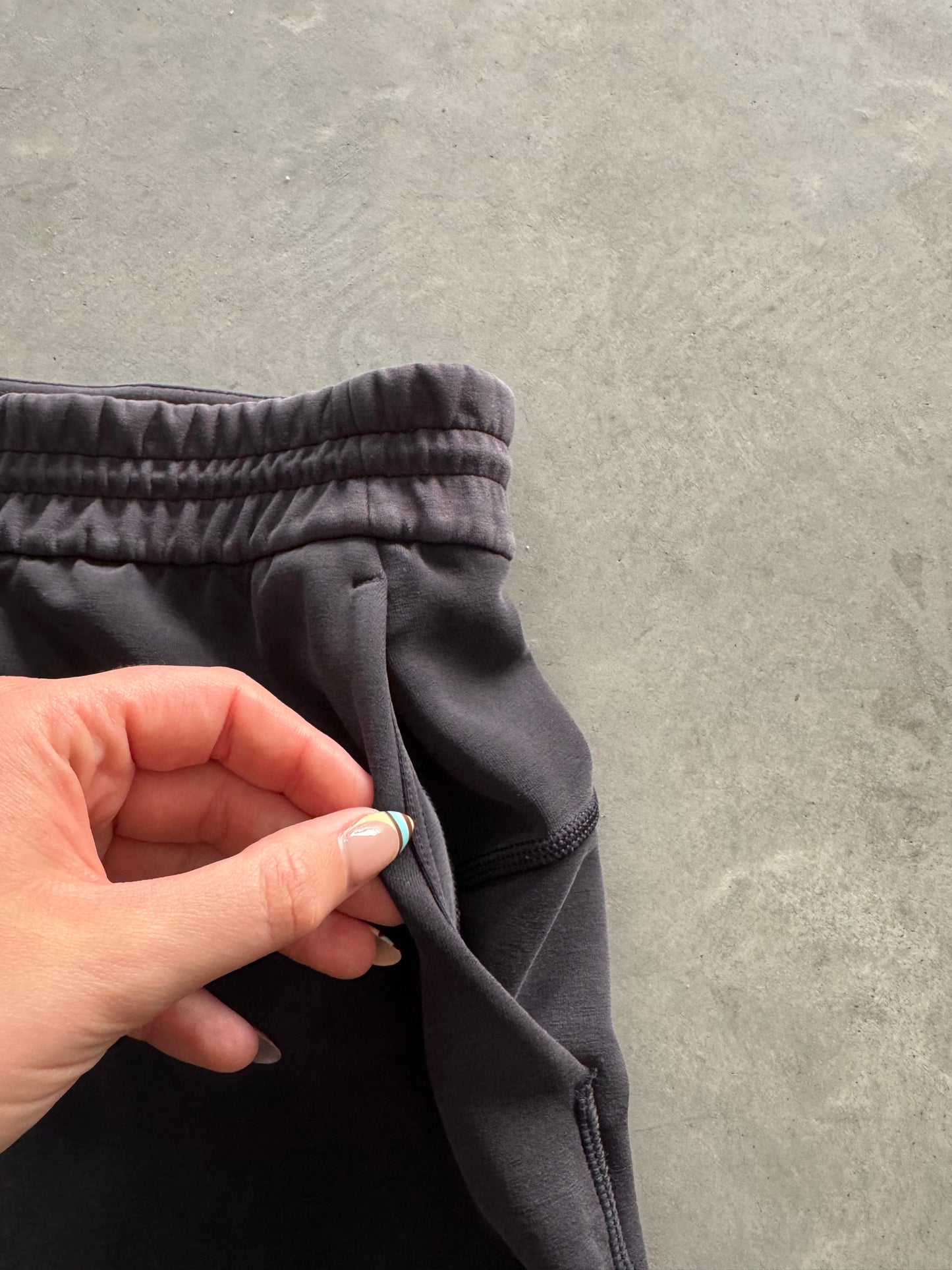 Lululemon Soft Stream Shorts - 8