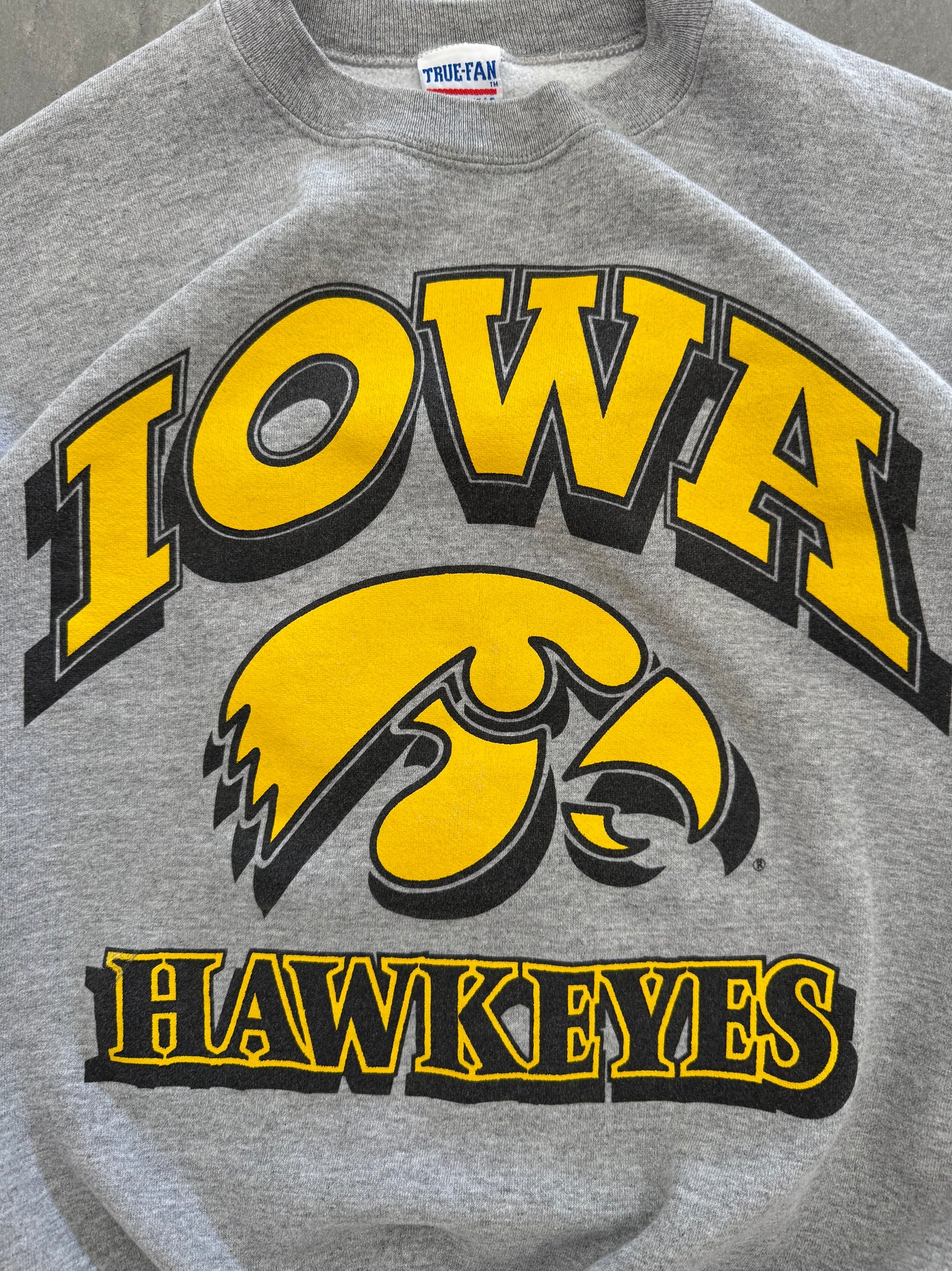 Vintage Iowa Hawkeyes Sweatshirt - M