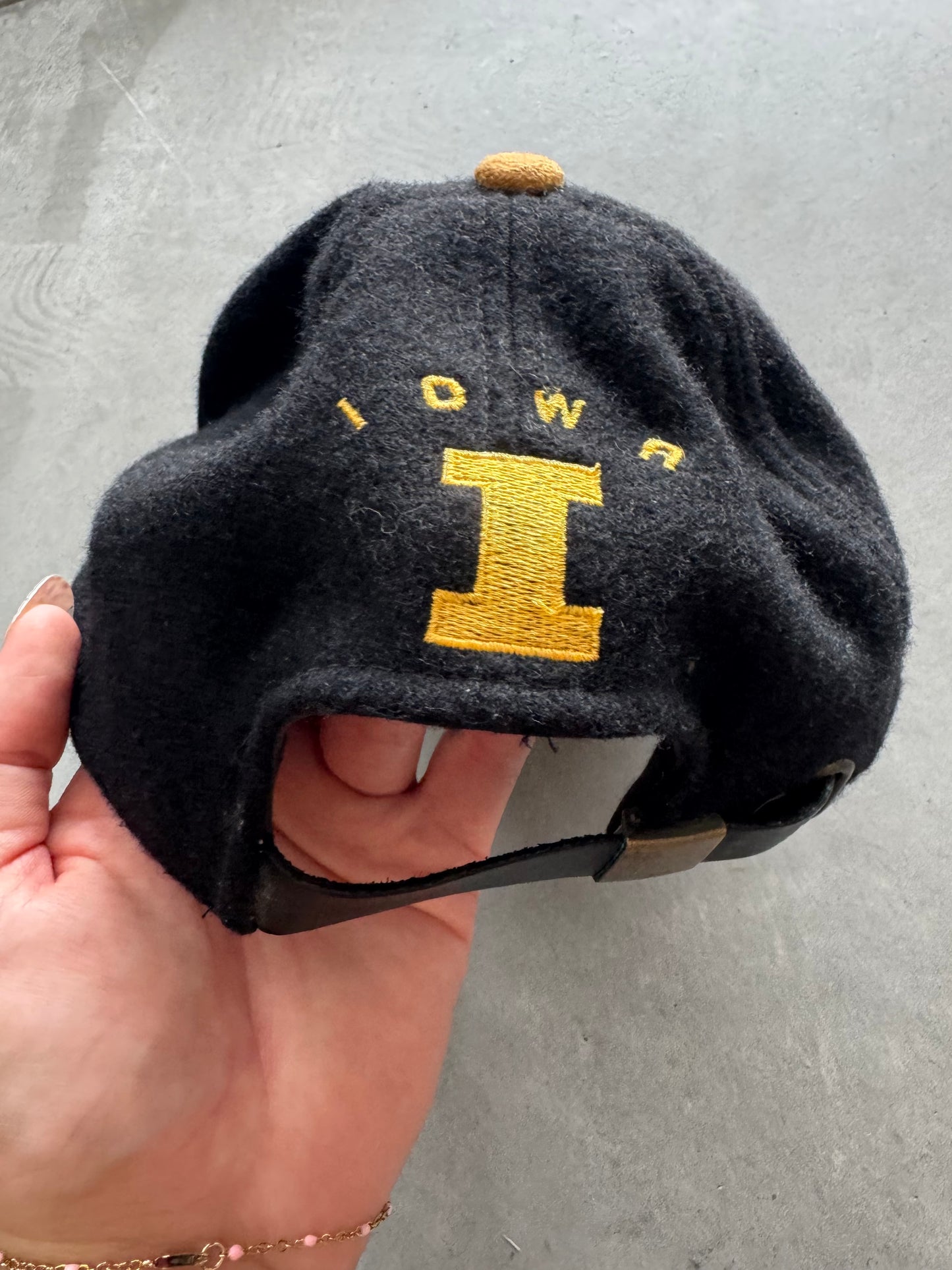 Vintage Iowa Hawkeyes Hat