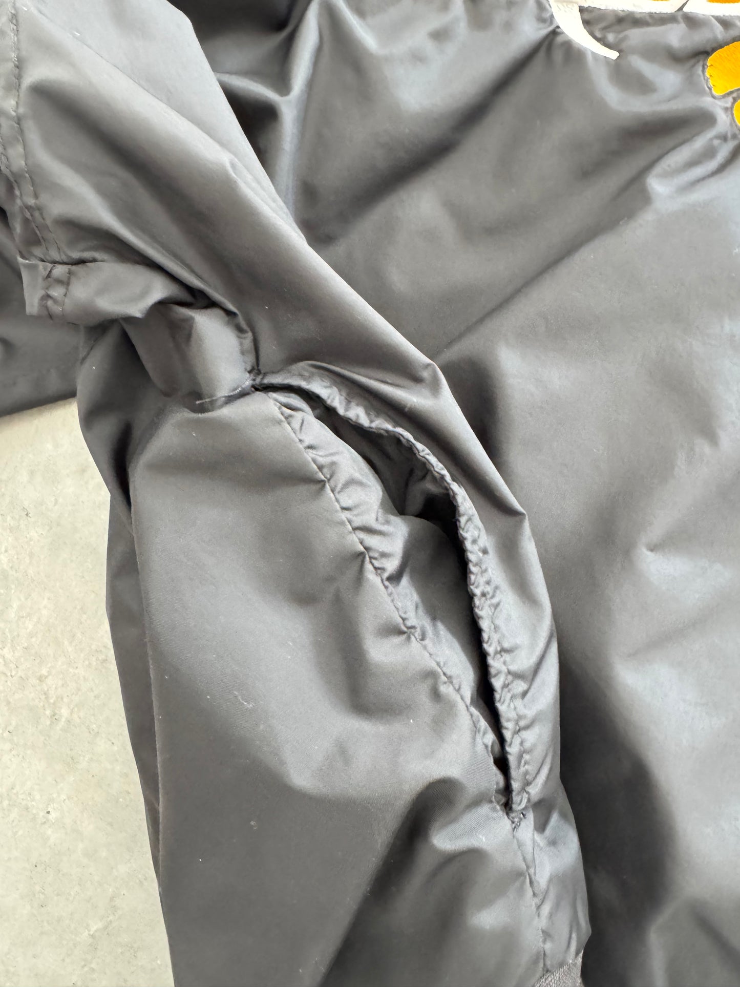 Vintage Iowa Hawkeyes Windbreaker - XL