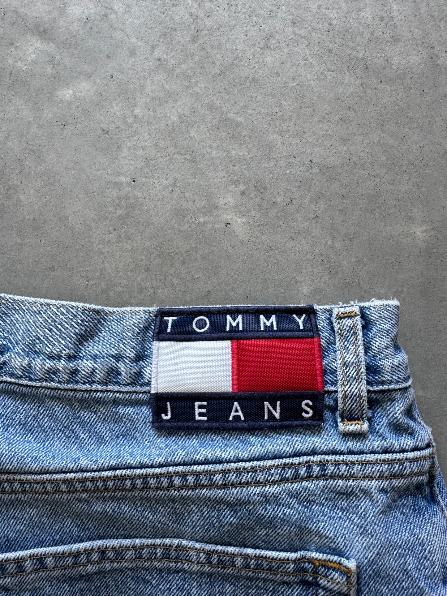 Vintage Tommy Hilfiger Denim Shorts - 40x10