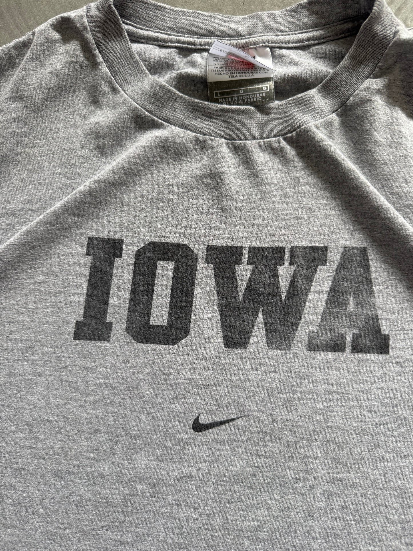 Vintage 90s Nike Iowa Hawkeyes Tee - L
