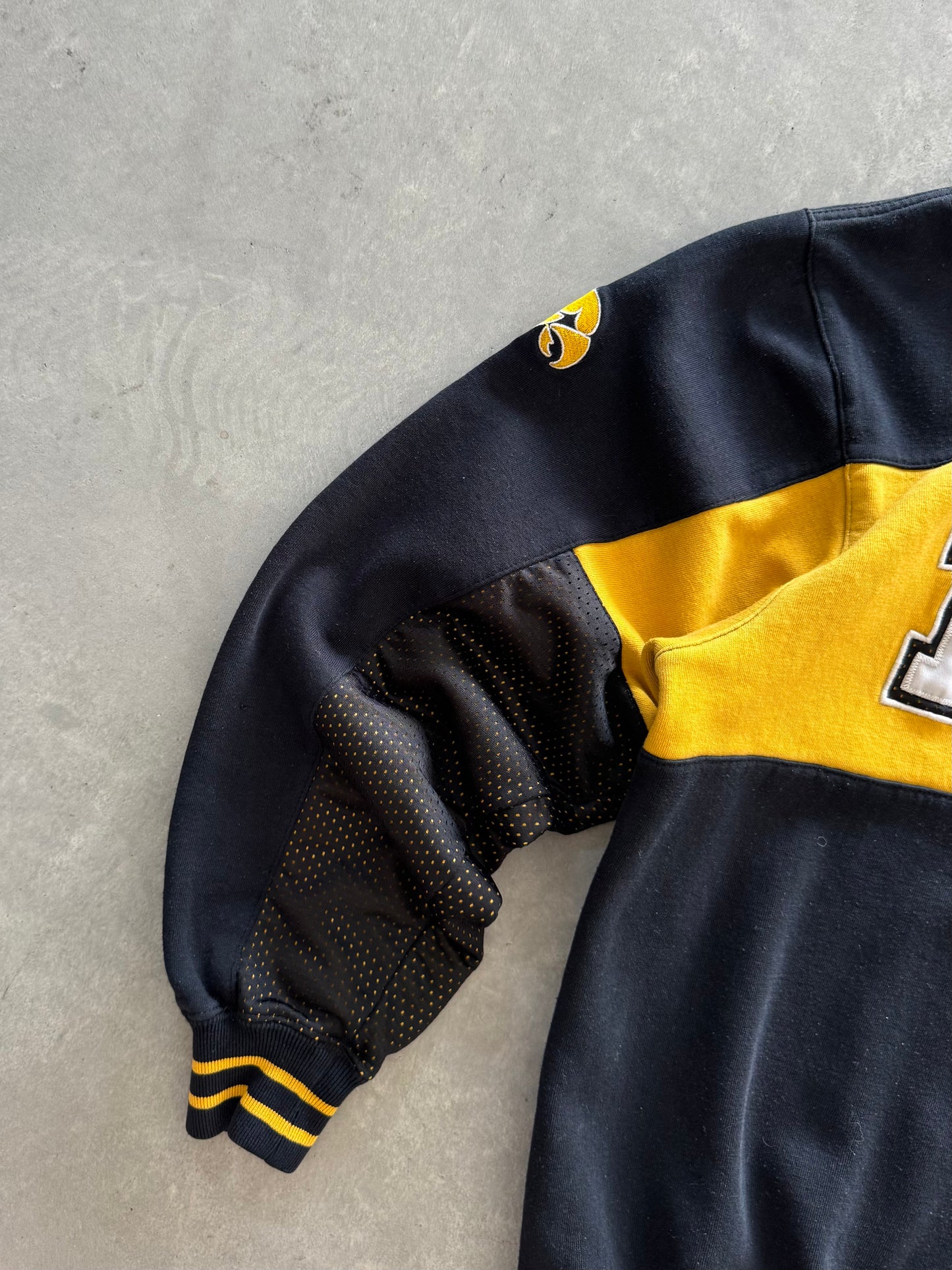 Vintage Iowa Hawkeyes Sweatshirt - L