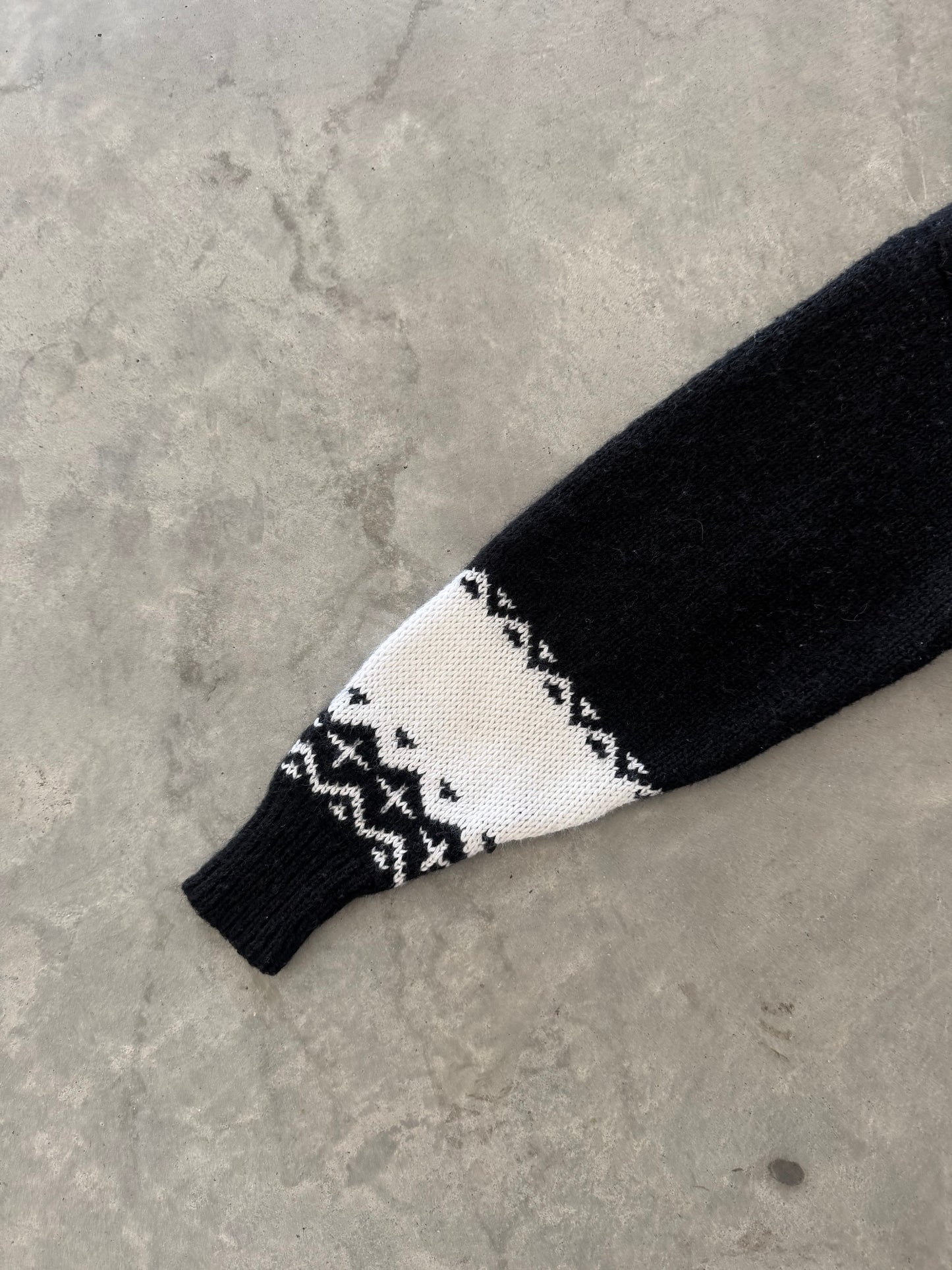 Vintage Nordic Christmas Sweater - M