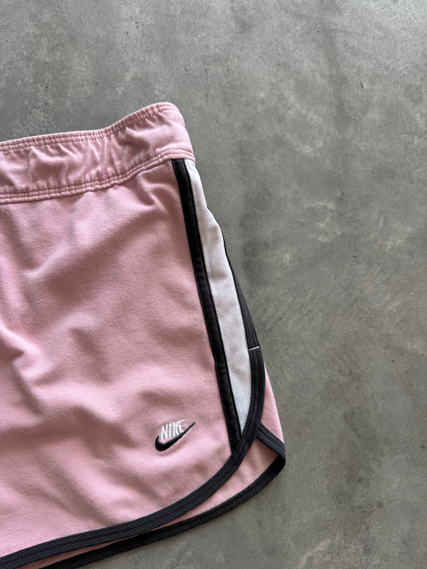 Vintage 00s Nike Shorts - M