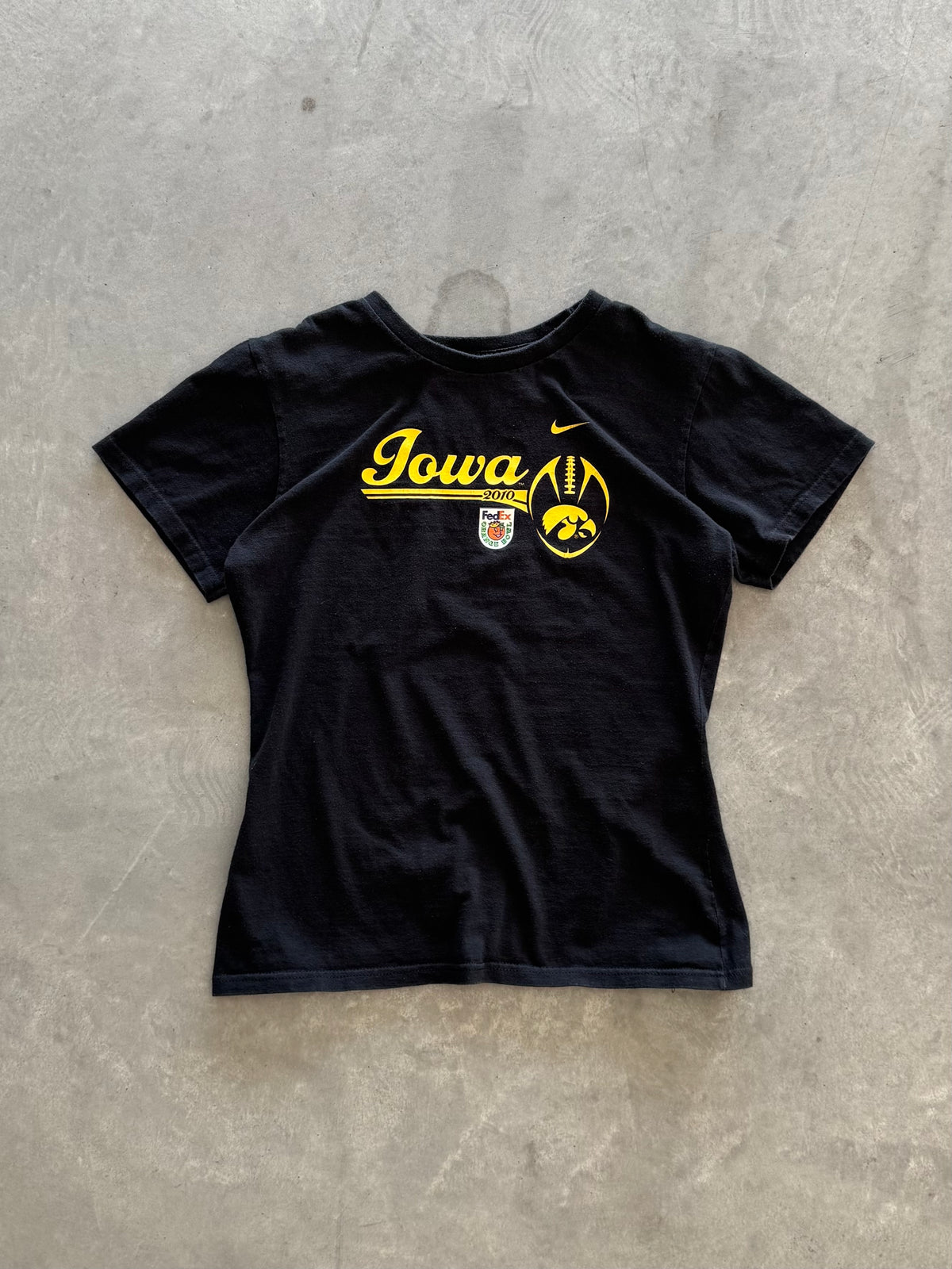 Vintage Nike Iowa Hawkeyes Women’s Tee - L