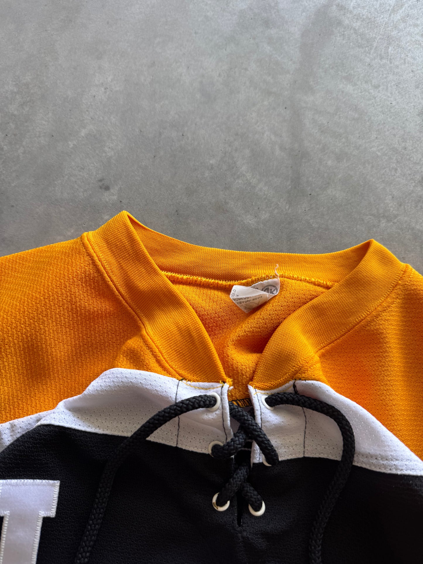 Vintage 80s/90s Iowa Hawkeyes Hockey Jersey - M