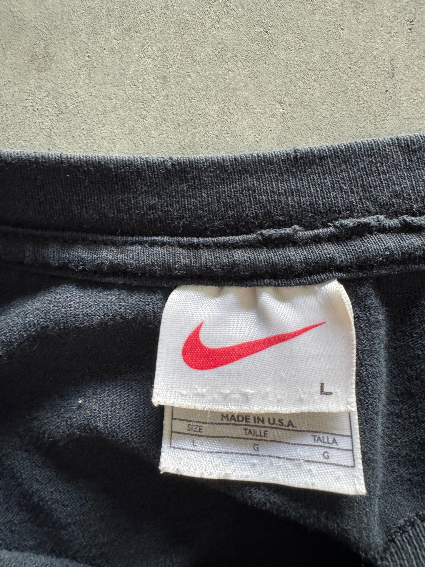 Vintage 90s Nike Tee - L