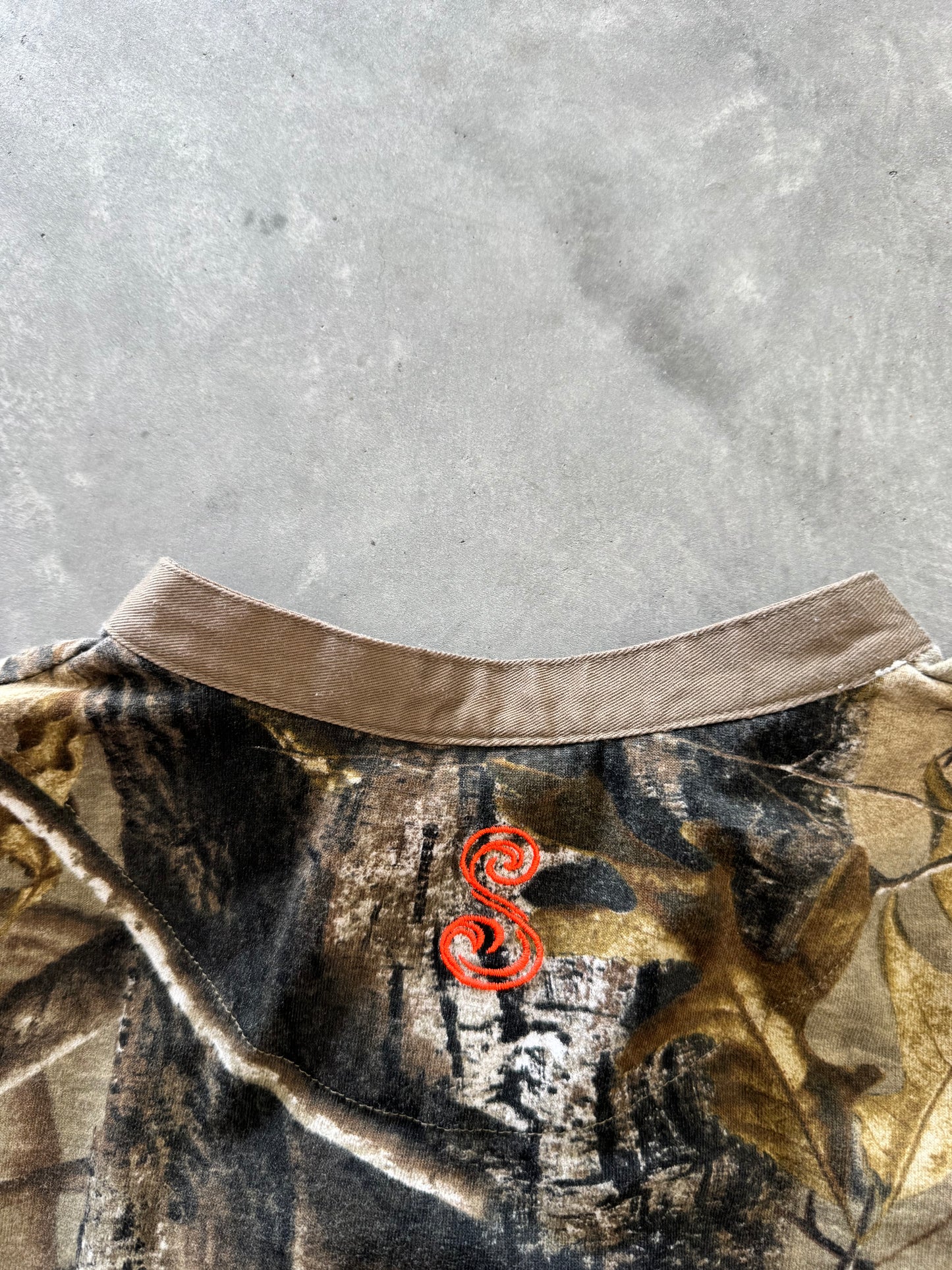 Vintage Women’s Camo Long Sleeve - XL
