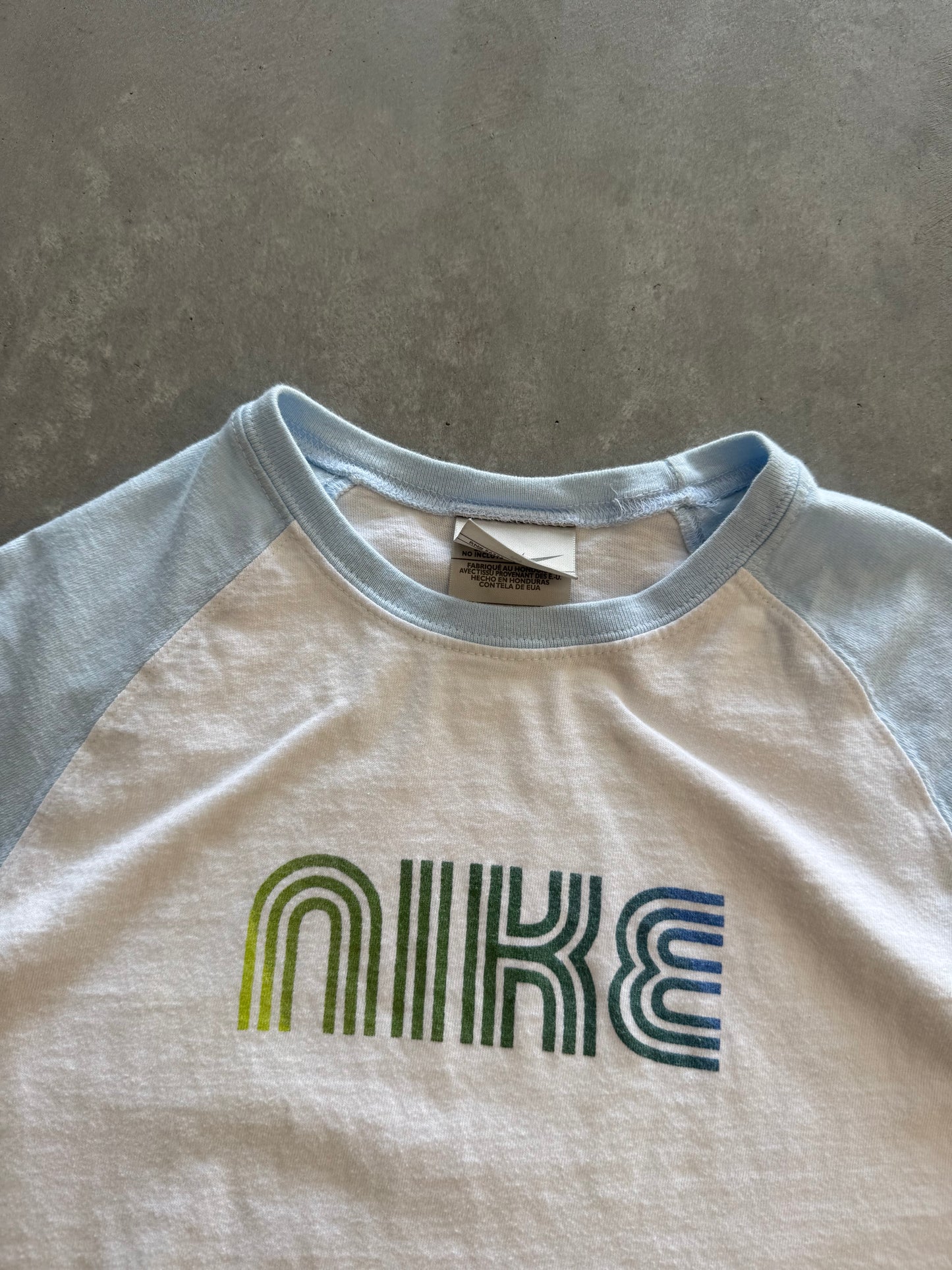 Vintage 00s Nike Women’s Baby Tee - M