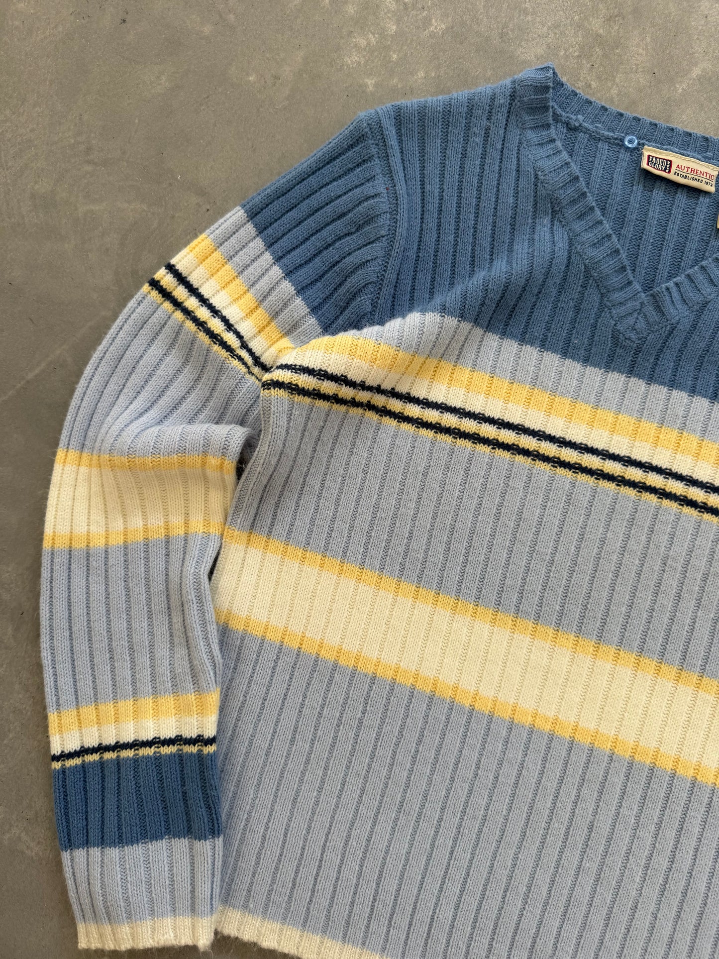 Vintage Faded Glory Womens Sweater - M