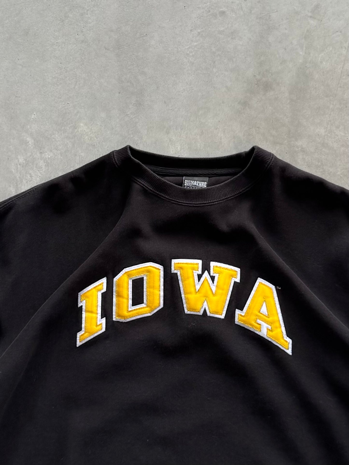 Vintage Iowa Hawkeyes Sweatshirt - XL