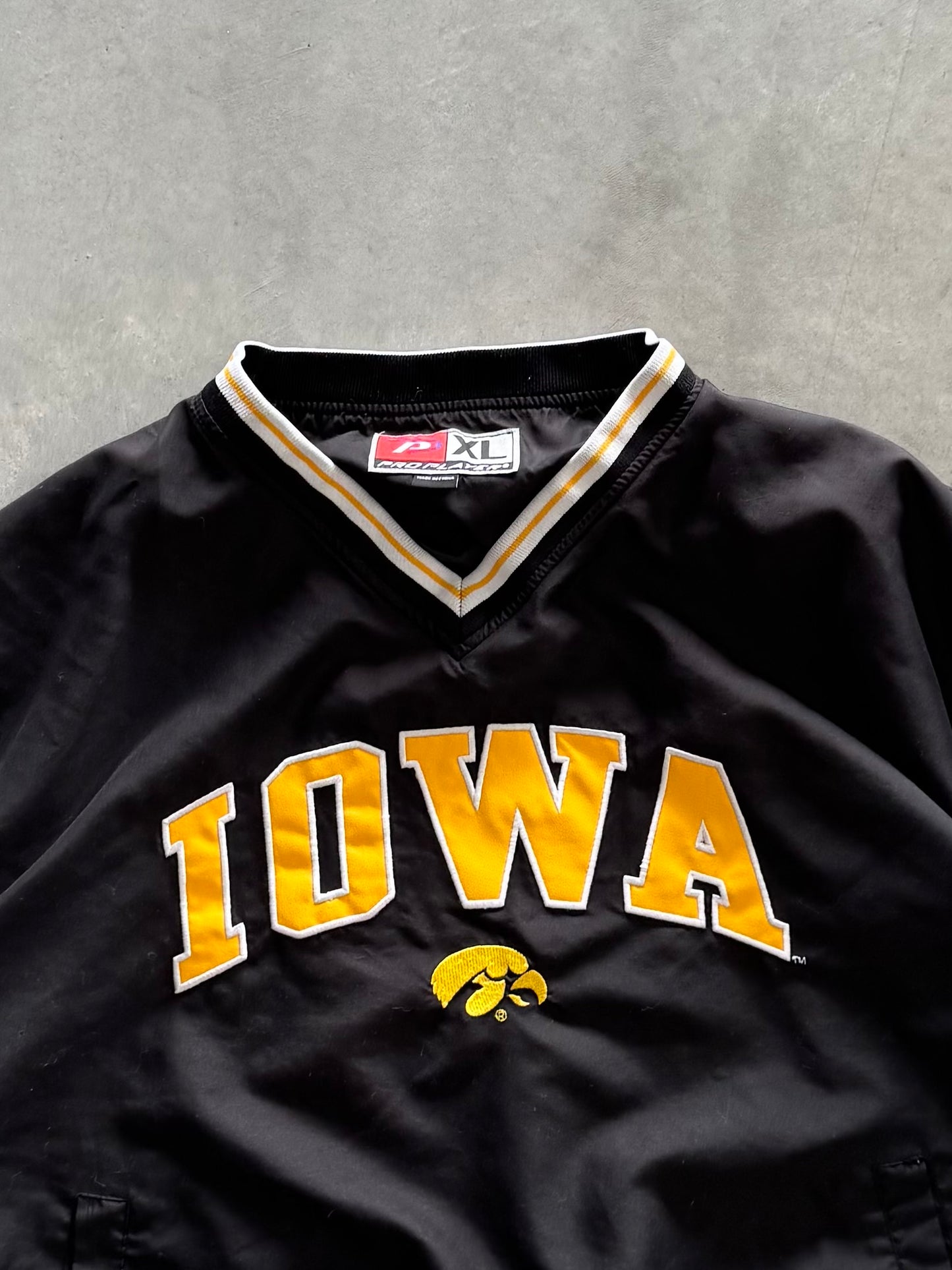 Vintage Iowa Hawkeyes Windbreaker - XL