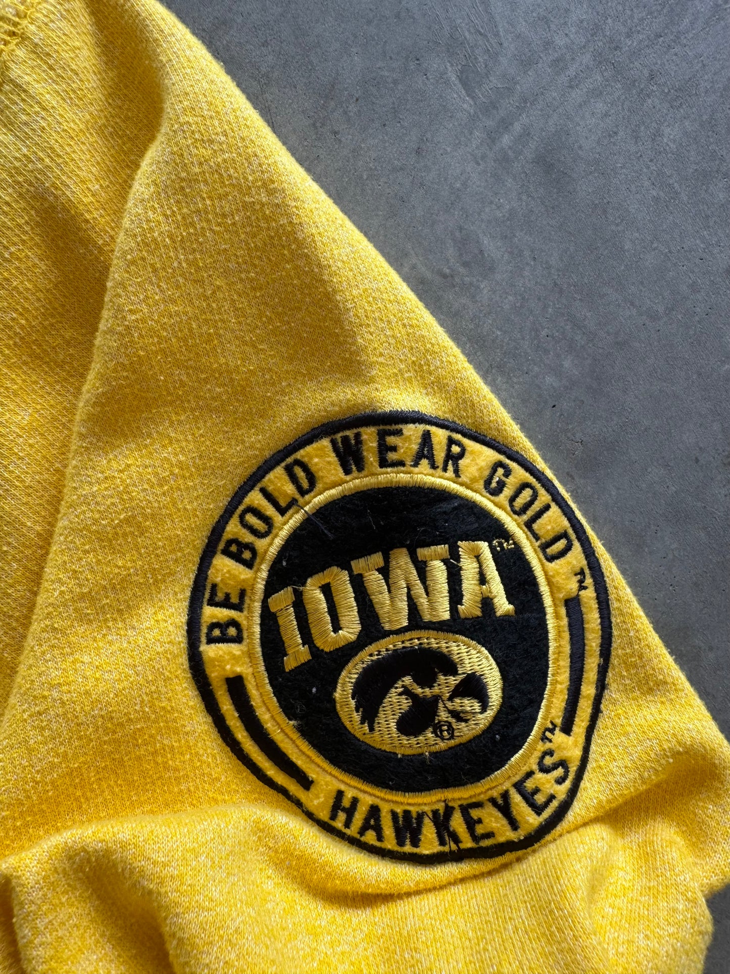 Vintage University of Iowa Hawkeyes Sweatshirt - L