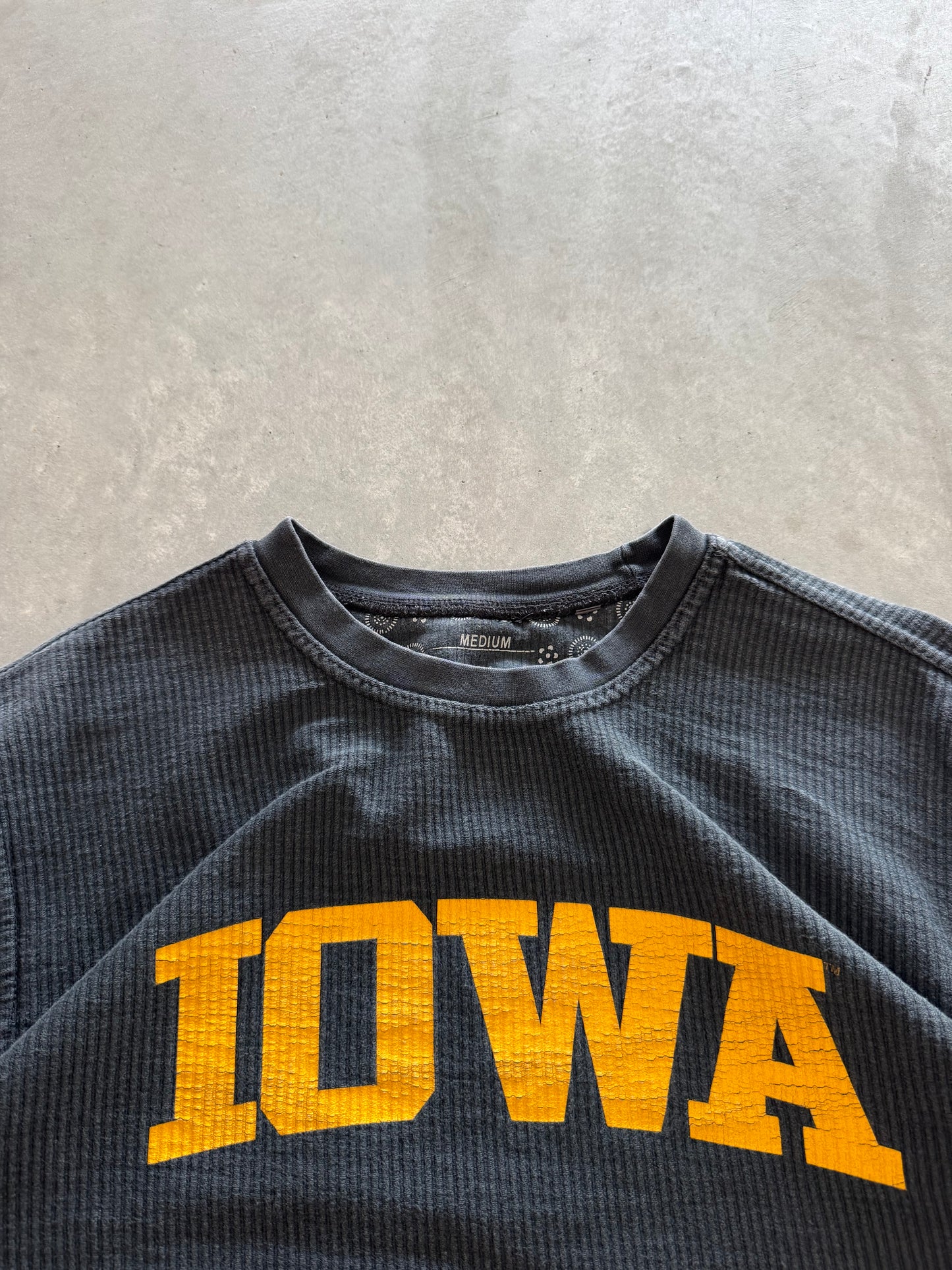 Iowa Hawkeyes Ribbed Sweatshirt - M