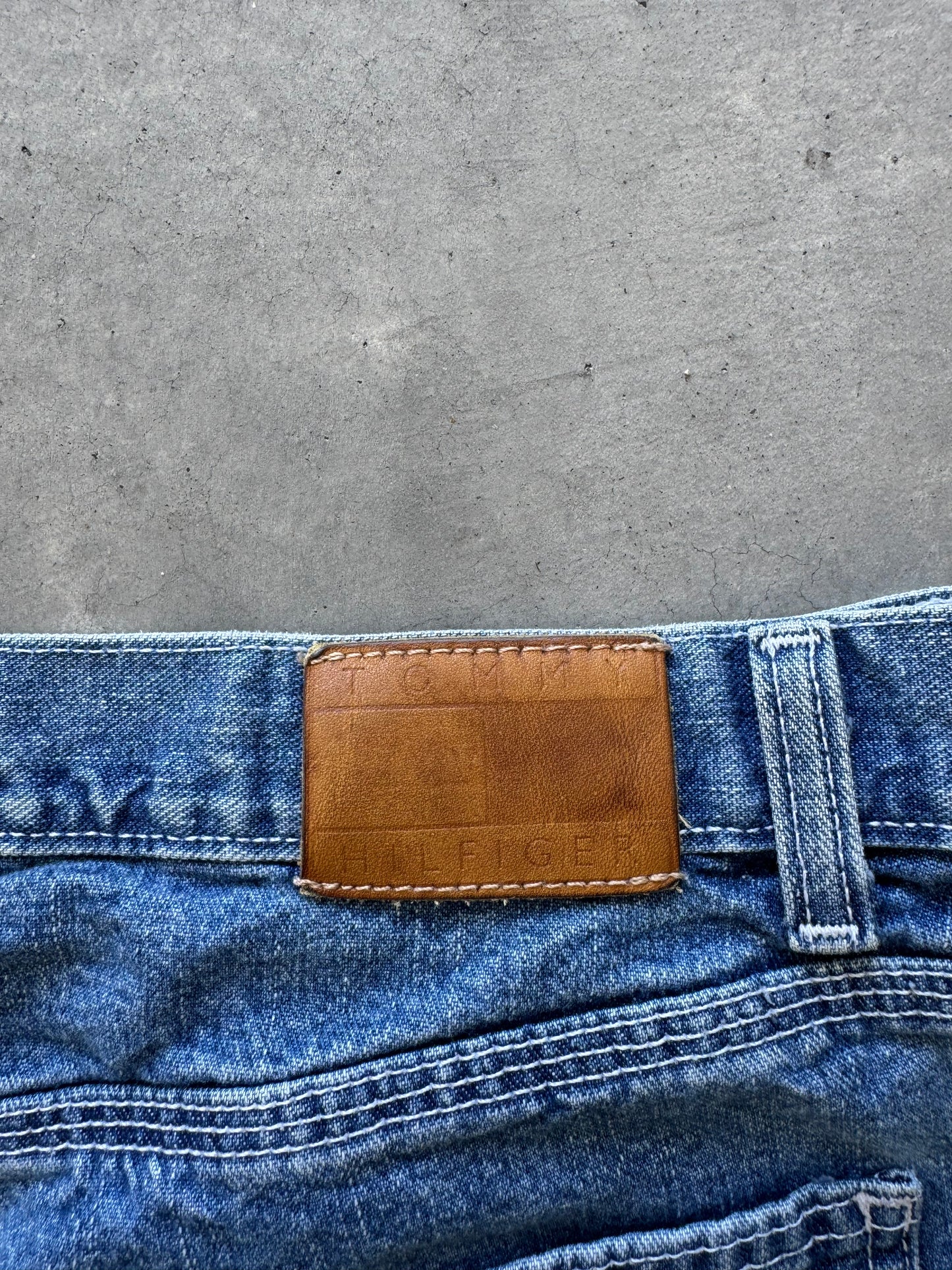 Vintage Tommy Hilfiger Denim Shorts - 36x4