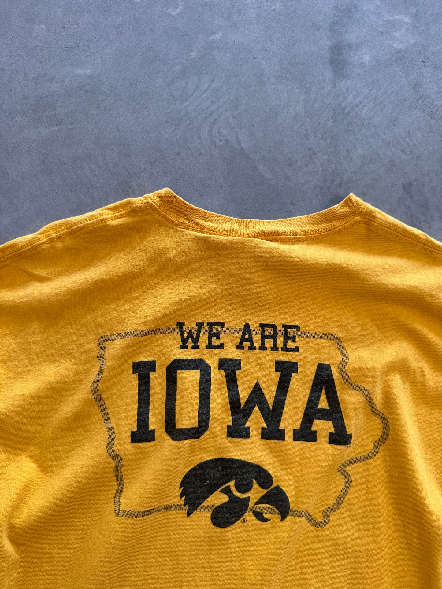 Iowa Hawkeyes Tee - L