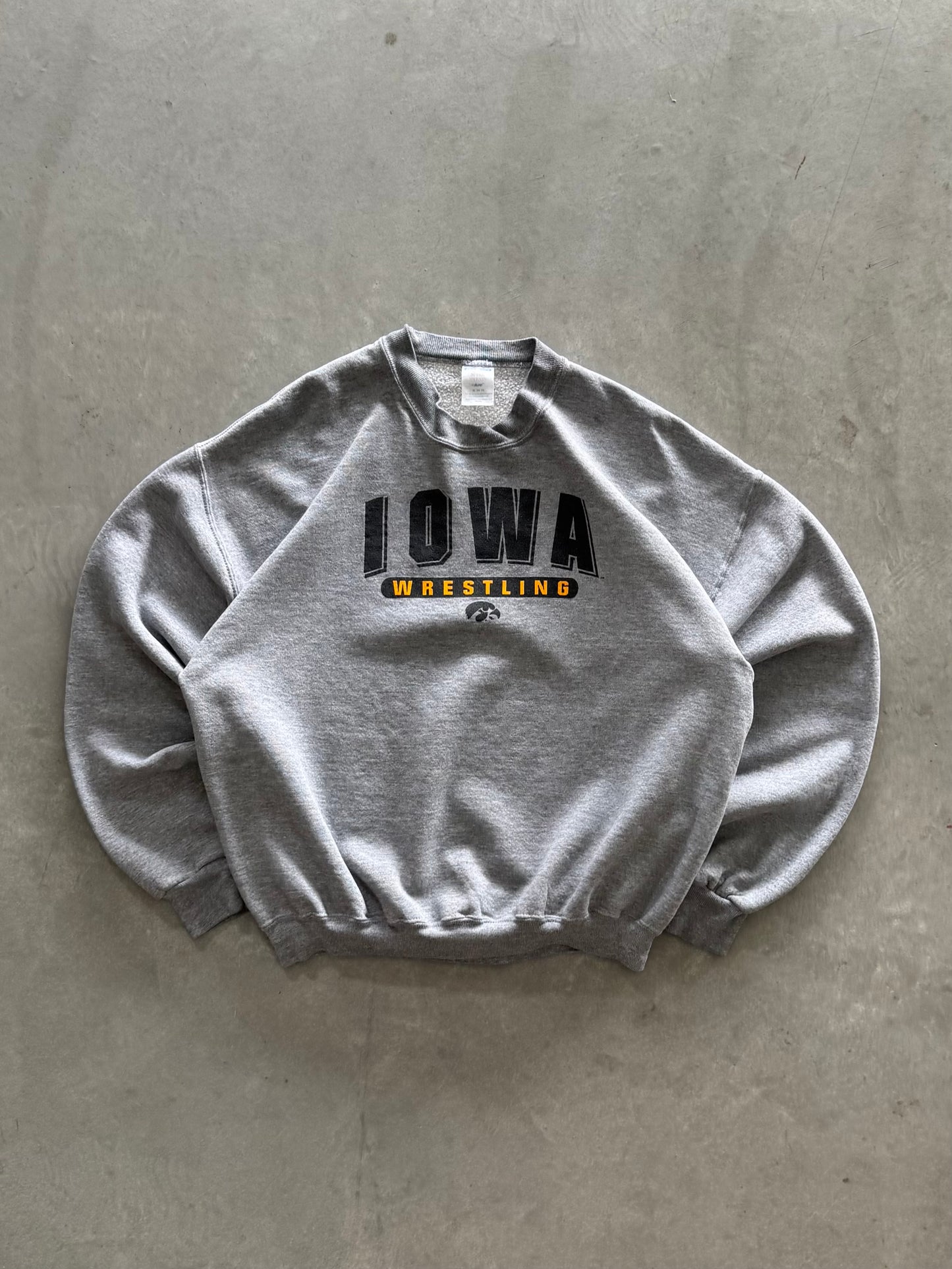 Vintage Iowa Hawkeyes Wrestling Sweatshirt - XL