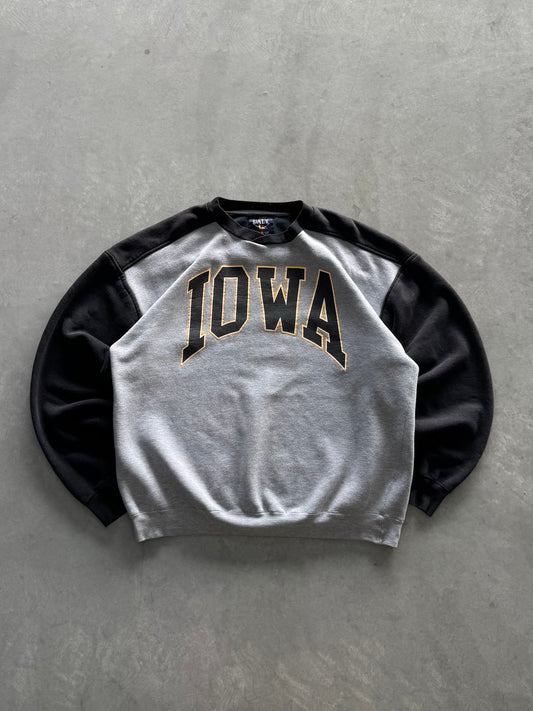 Vintage Iowa Hawkeyes Sweatshirt - XL