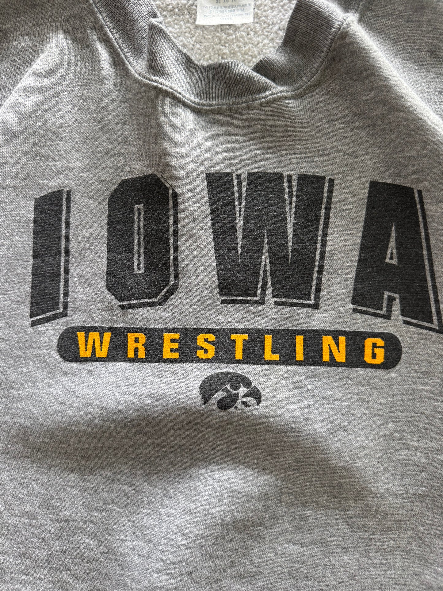 Vintage Iowa Hawkeyes Wrestling Sweatshirt - XL