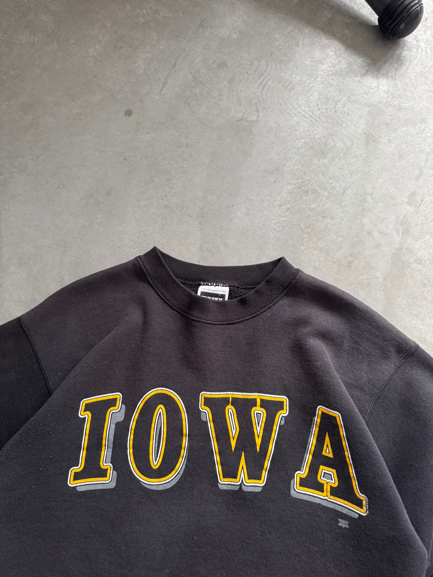 Vintage 90s Iowa Hawkeyes Sweatshirt - M