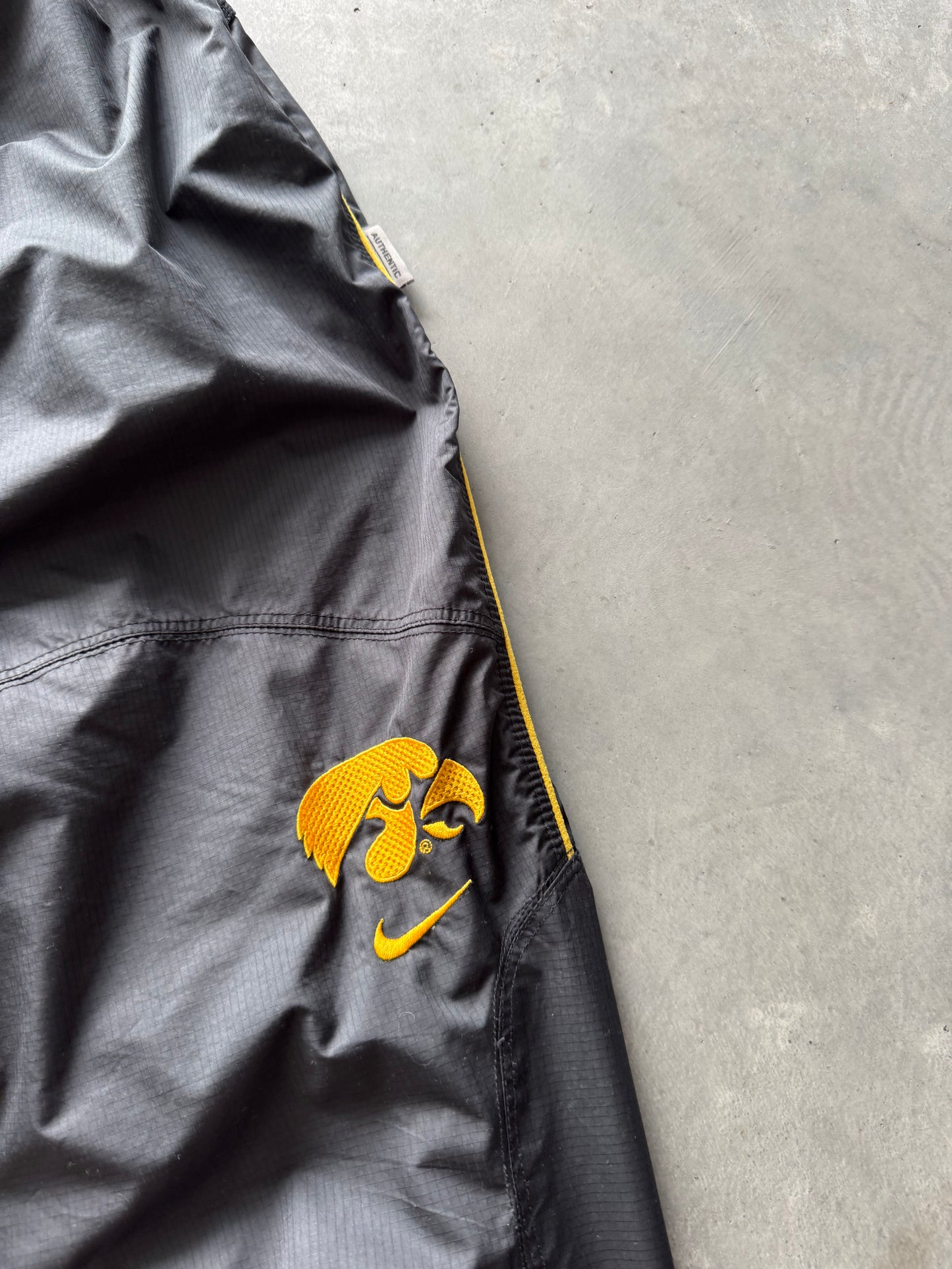 Iowa Hawkeyes Nike Track Pants - M