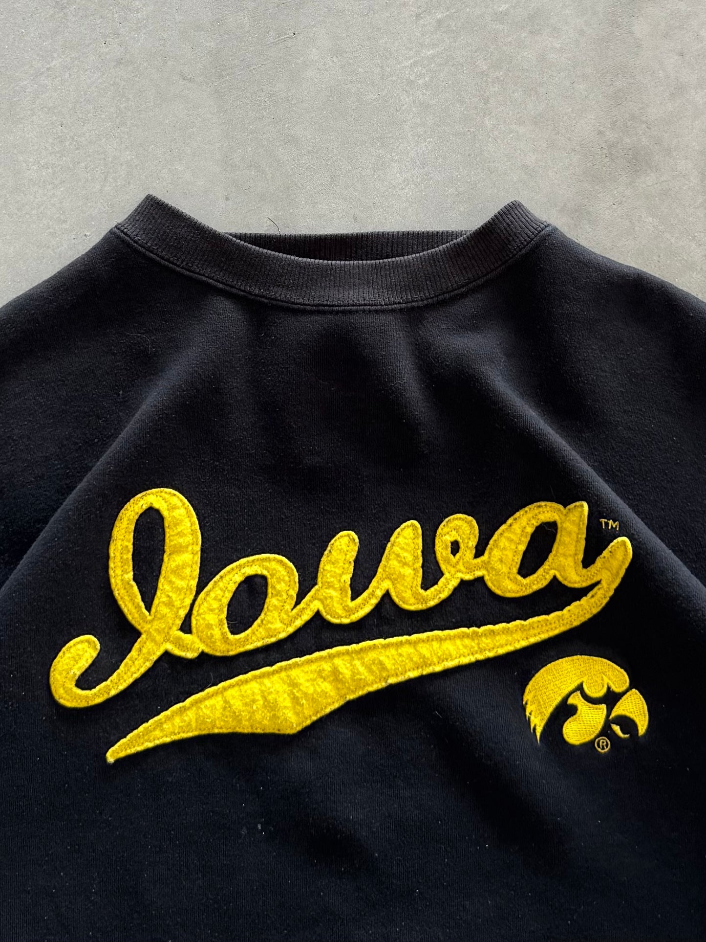 Vintage 00s Iowa Hawkeyes Sweatshirt - XL