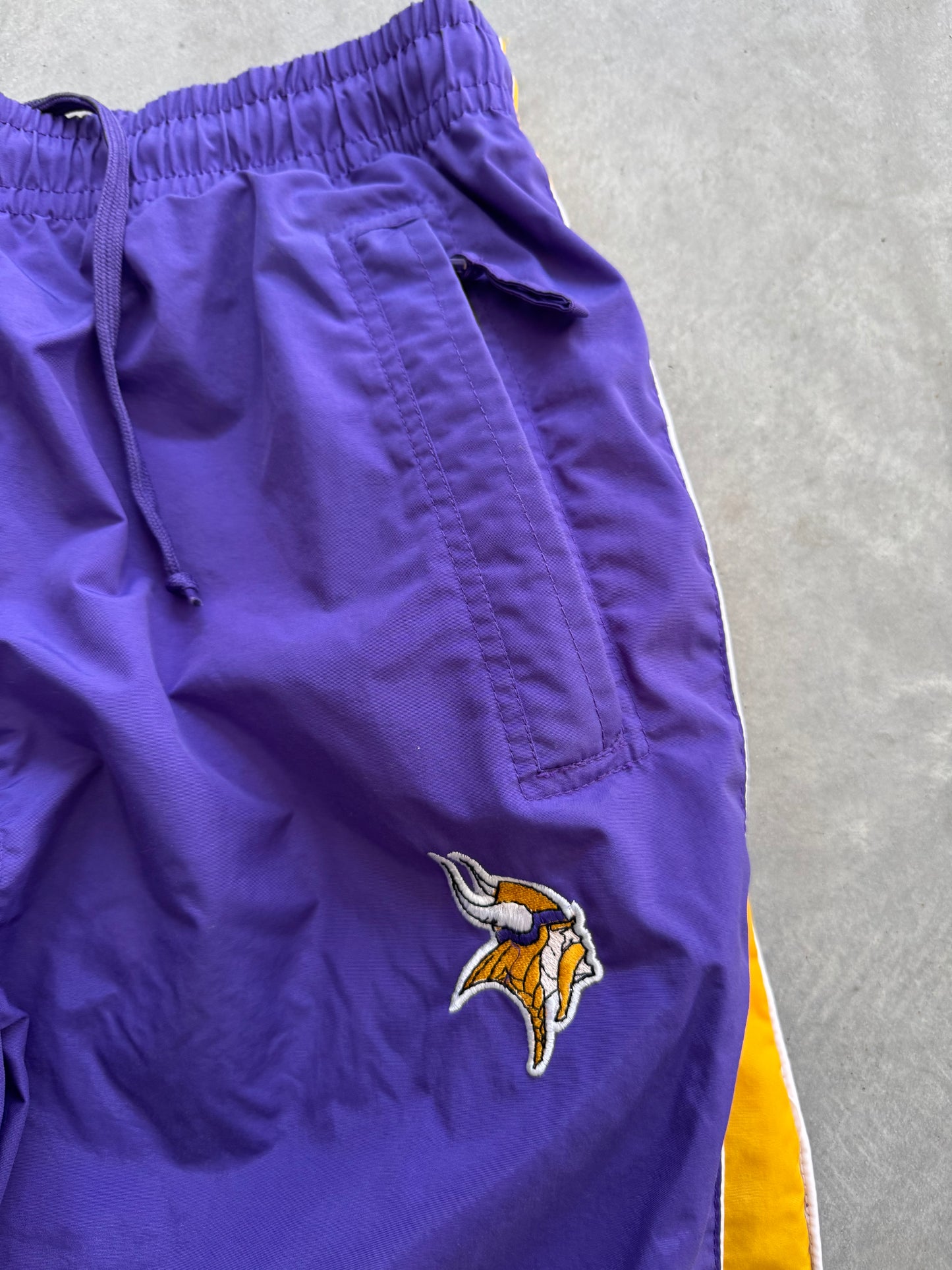 Vintage Vikings Track Pants - L