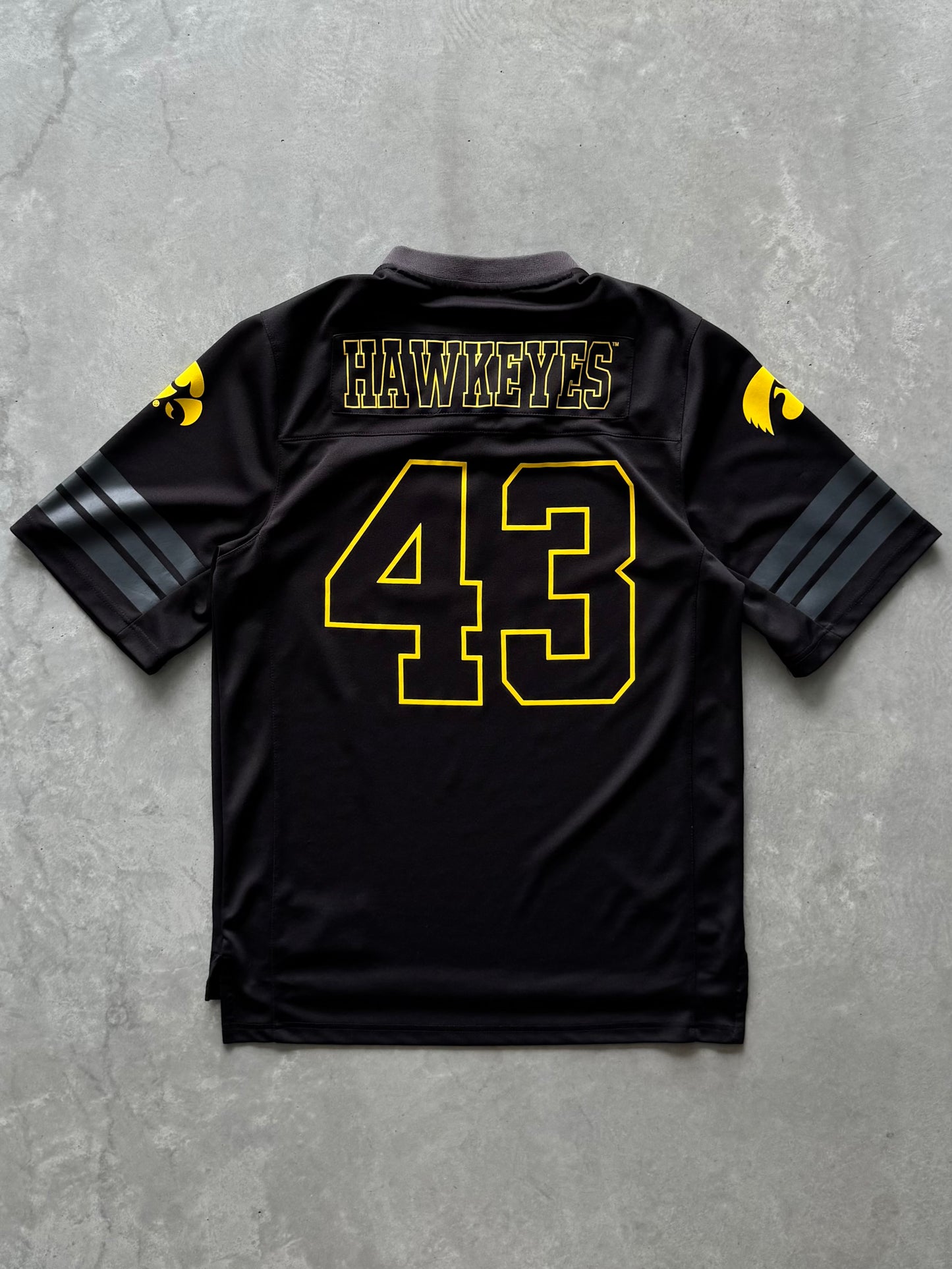 Iowa Hawkeyes Blackout Jersey - M