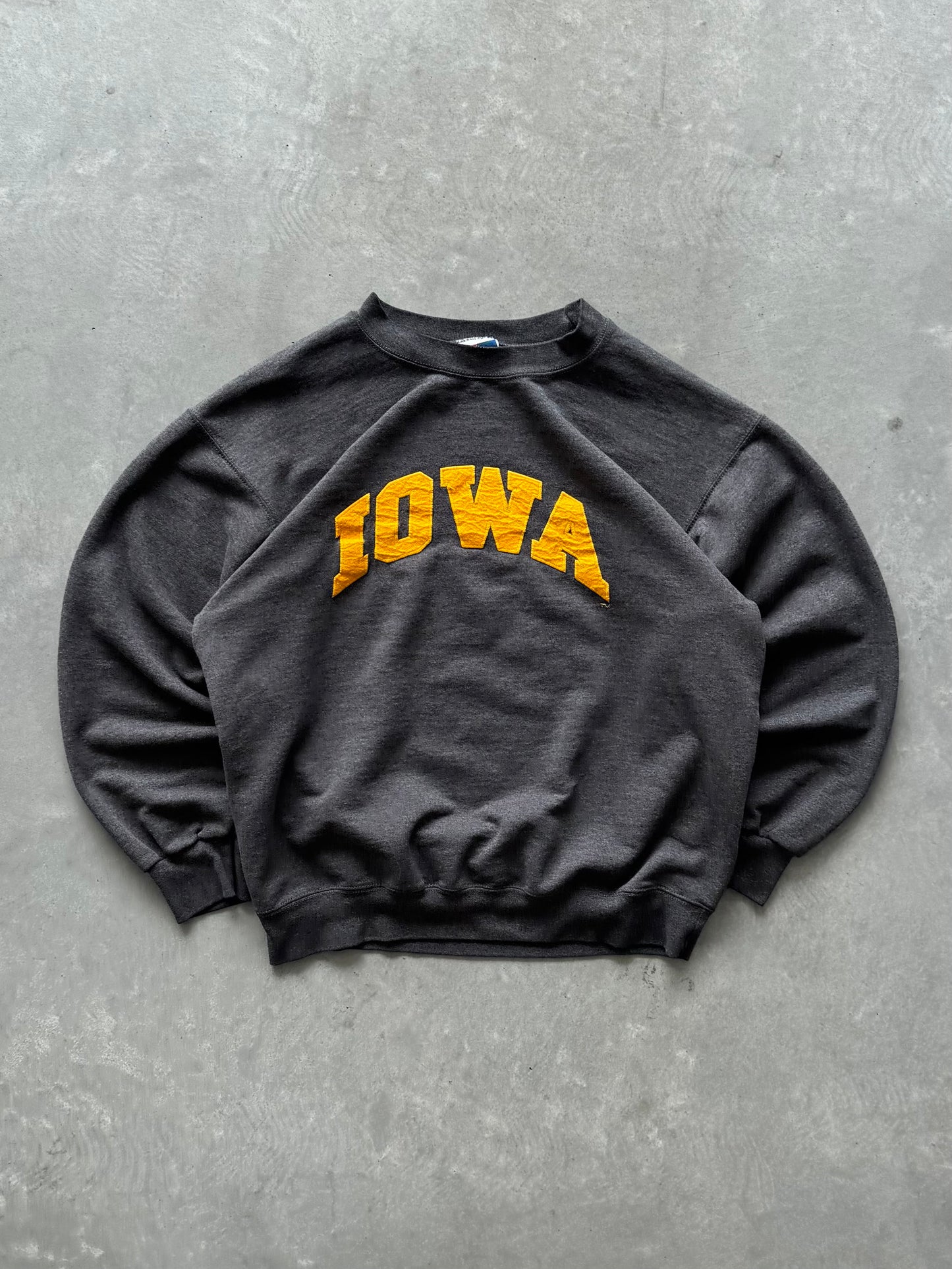 Vintage Iowa Hawkeyes Sweatshirt - L