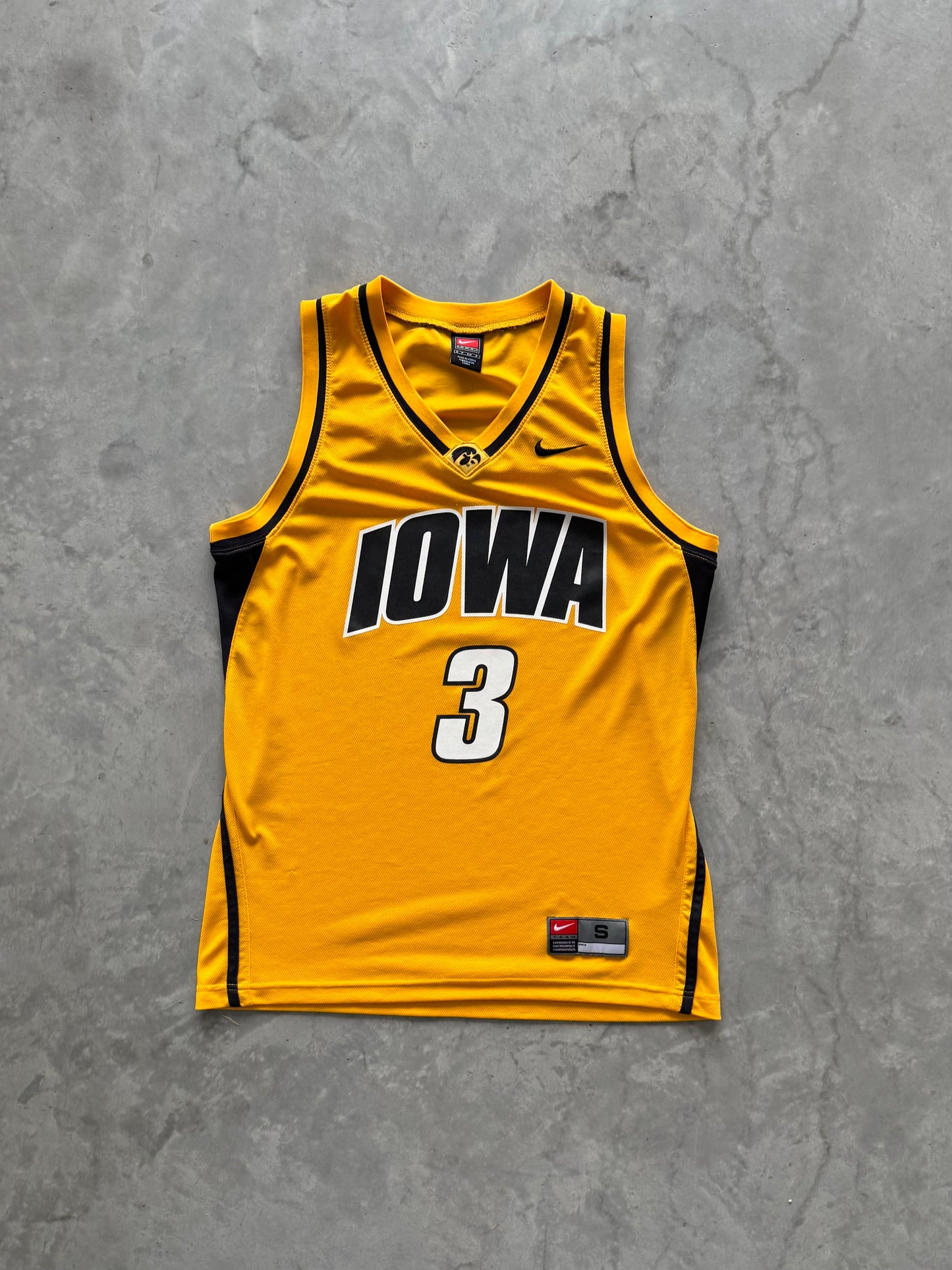 Vintage Nike Iowa Hawkeyes Basketball Jersey - S