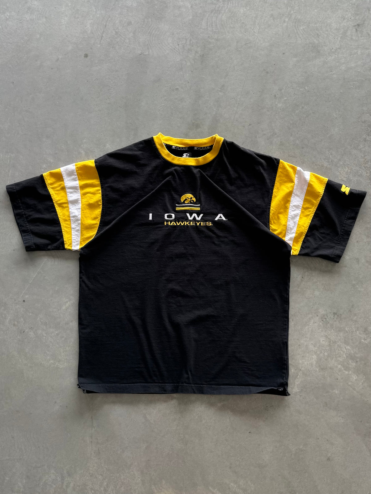 Vintage 90s Starter Iowa Hawkeyes Tee - XL