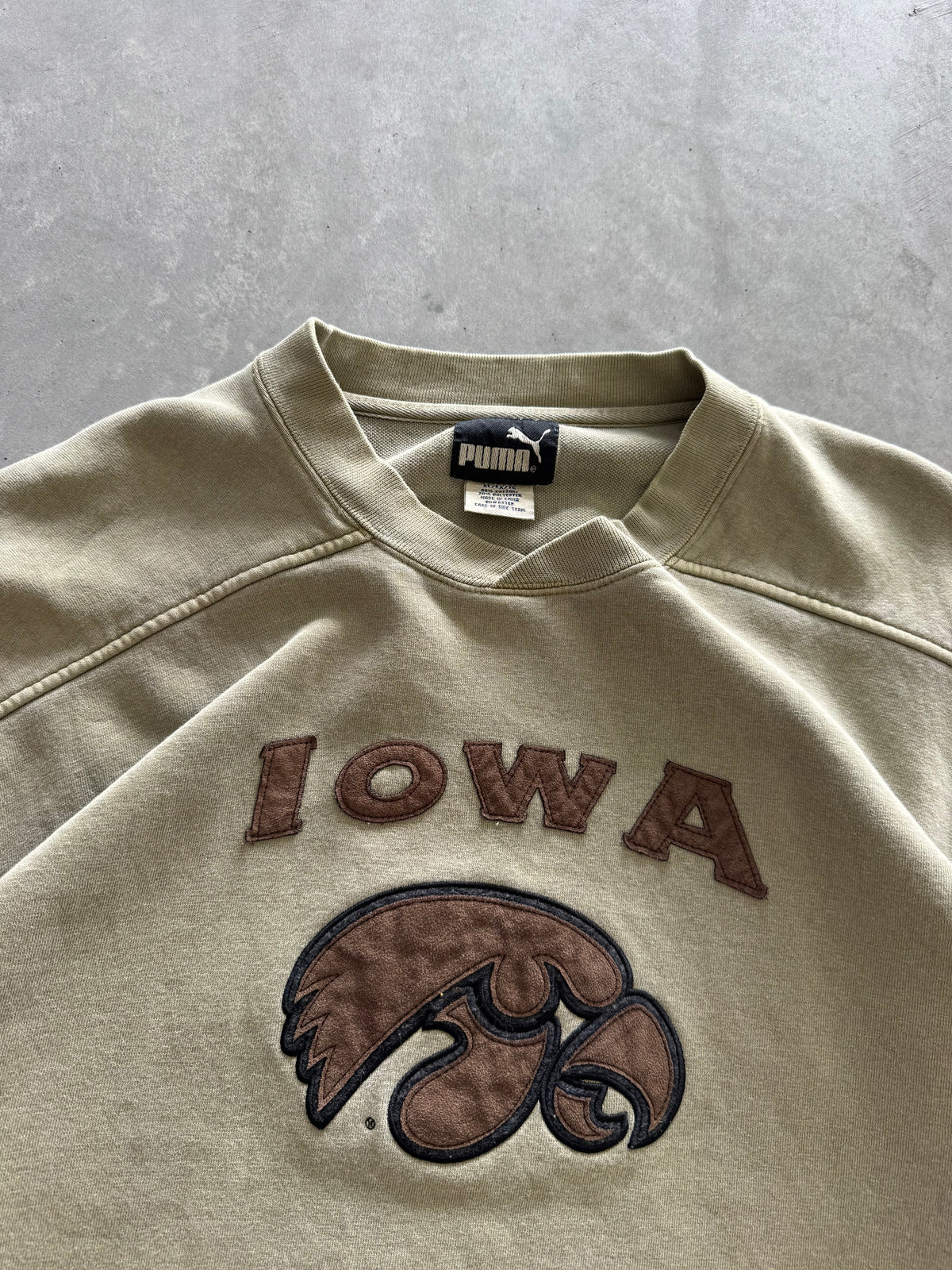 Vintage 90s Puma Iowa Hawkeyes Sweatshirt - XL