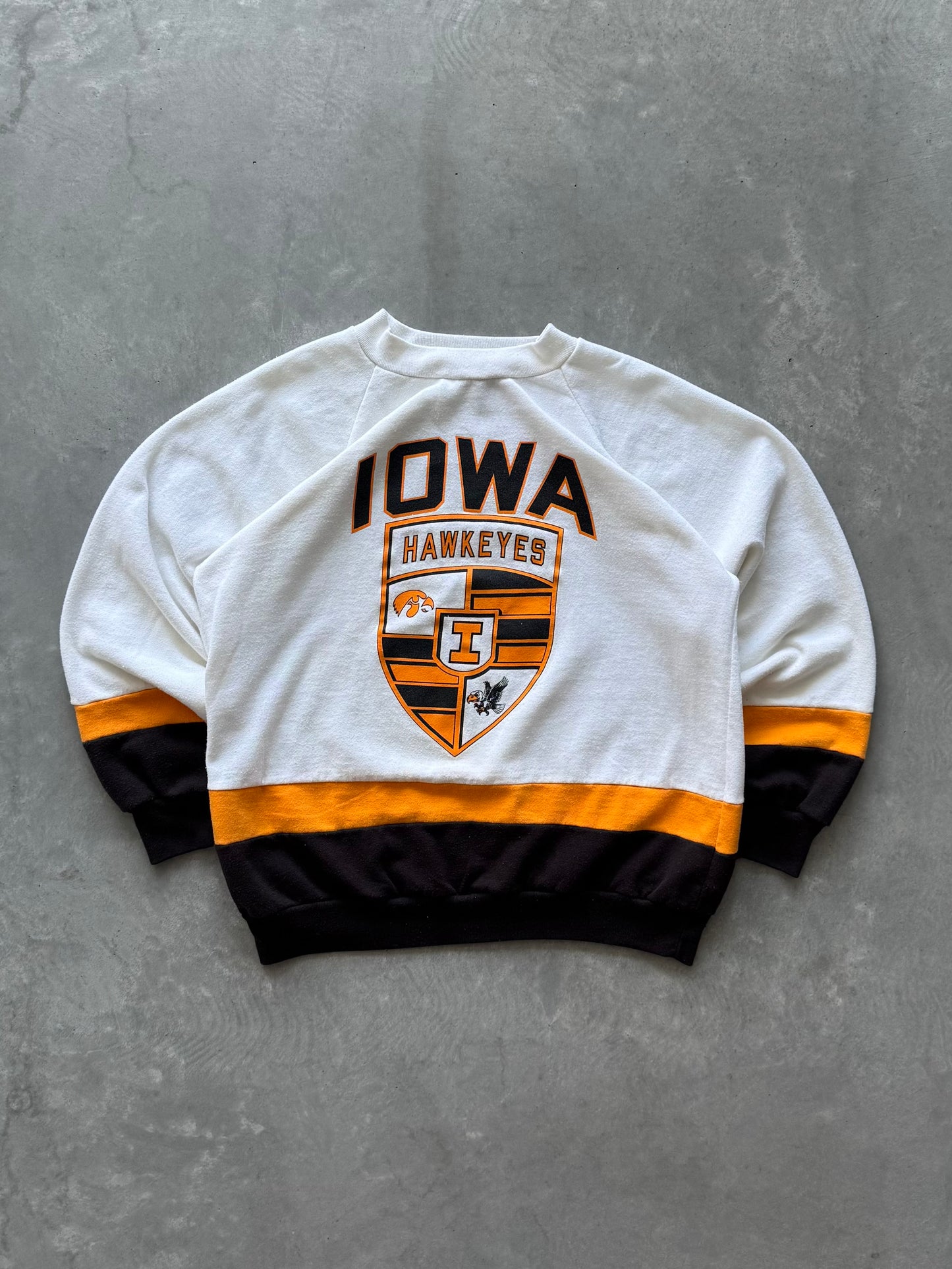Vintage Iowa Hawkeyes Women’s Sweatshirt - L