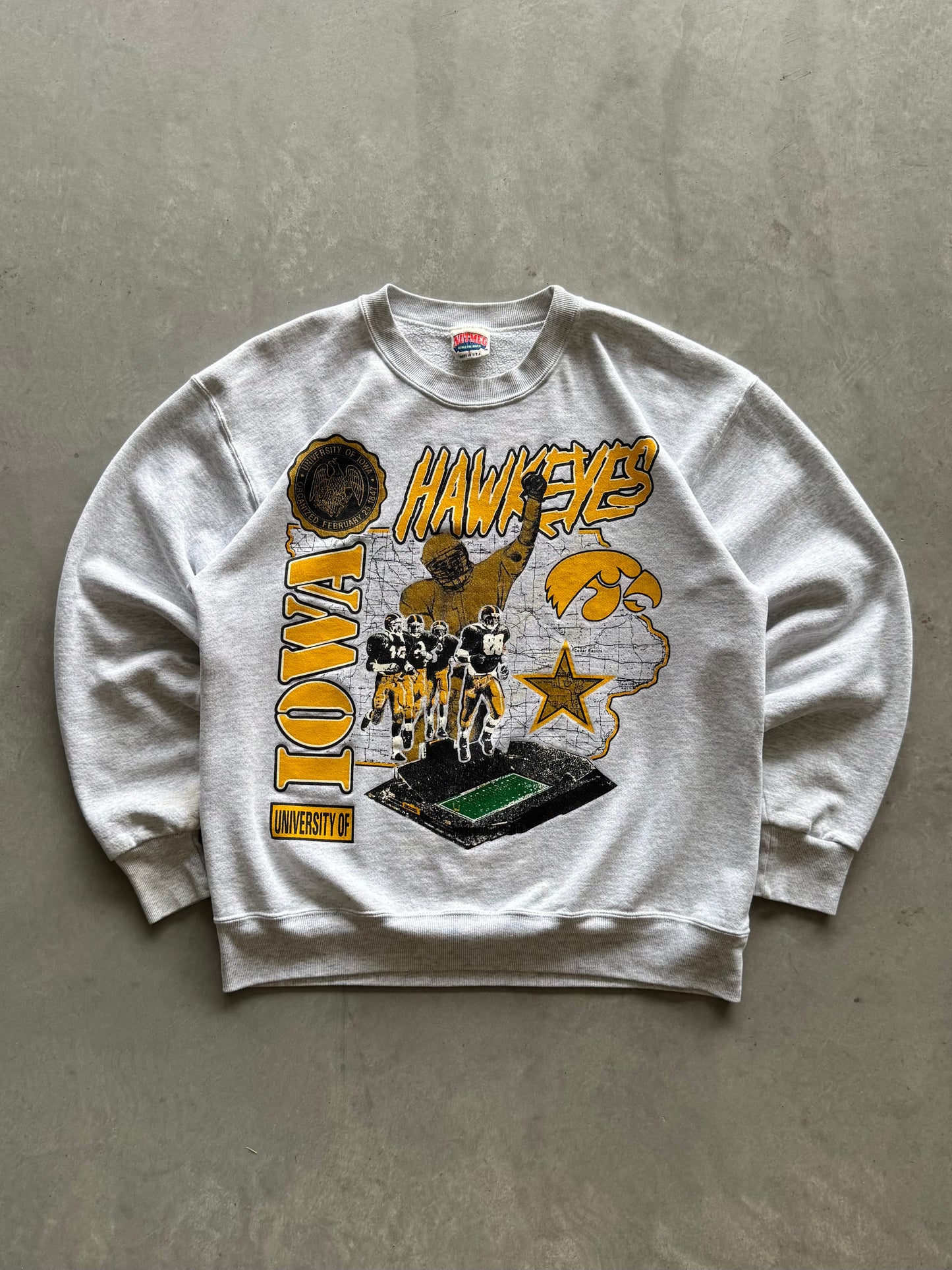 Vintage 90s Nutmeg Iowa Hawkeyes Sweatshirt - L