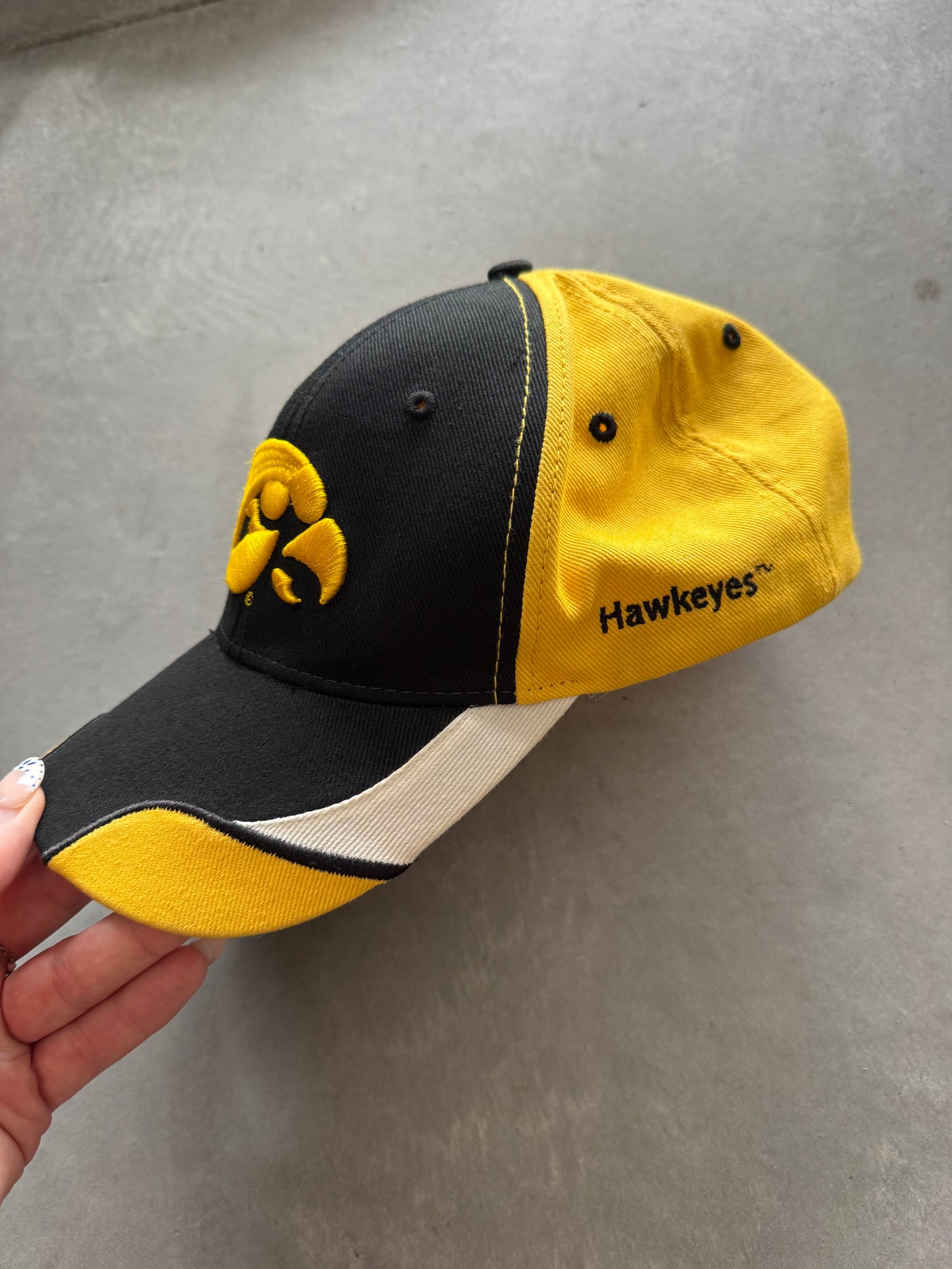 Vintage Iowa Hawkeyes Hat