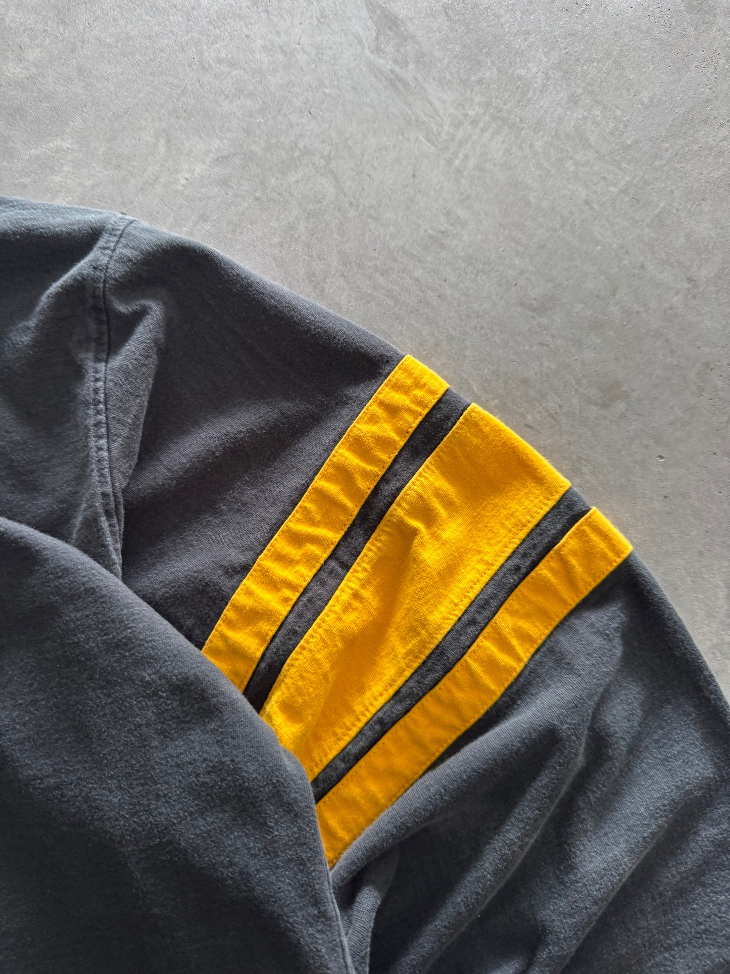 Vintage Iowa Hawkeyes Long Sleeve - XL