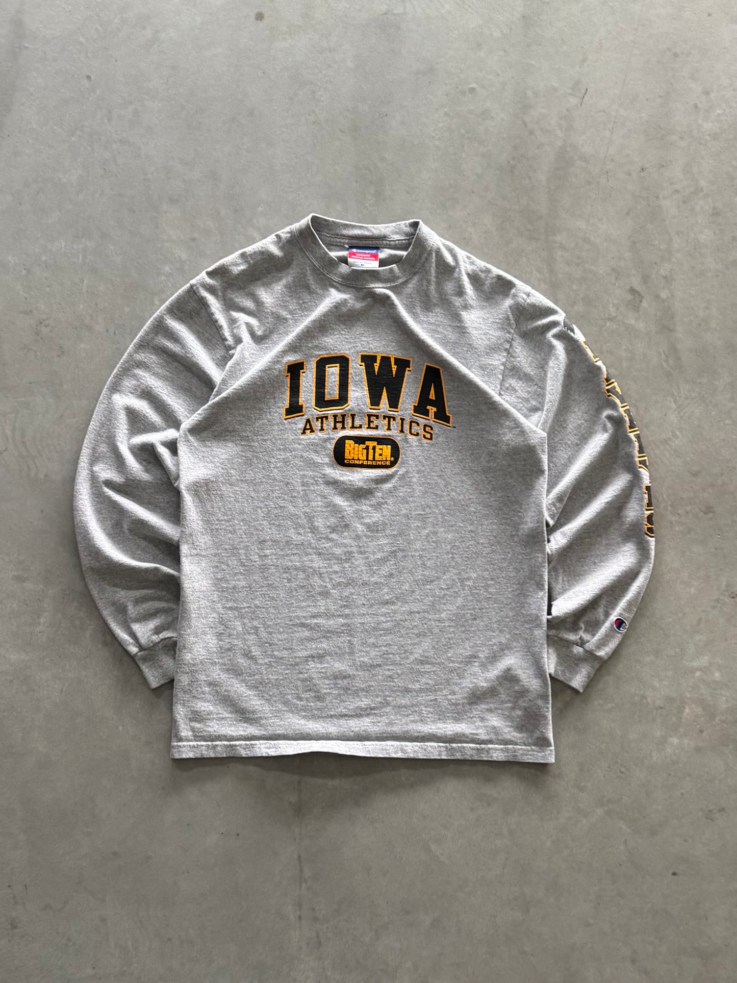 Vintage Iowa Hawkeyes Long Sleeve - M