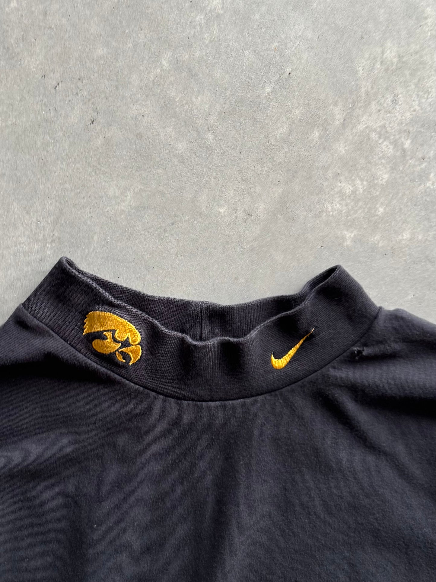 Iowa Hawkeyes Nike Mock Neck - L
