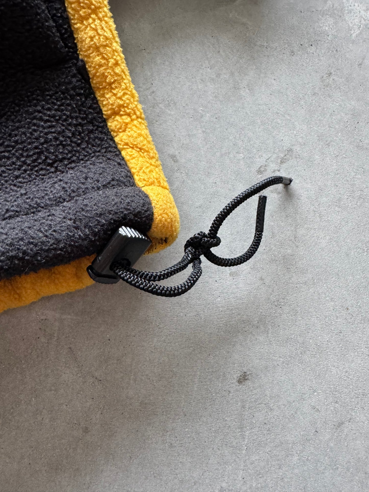 Vintage Iowa Hawkeyes Fleece Sweatshirt - L
