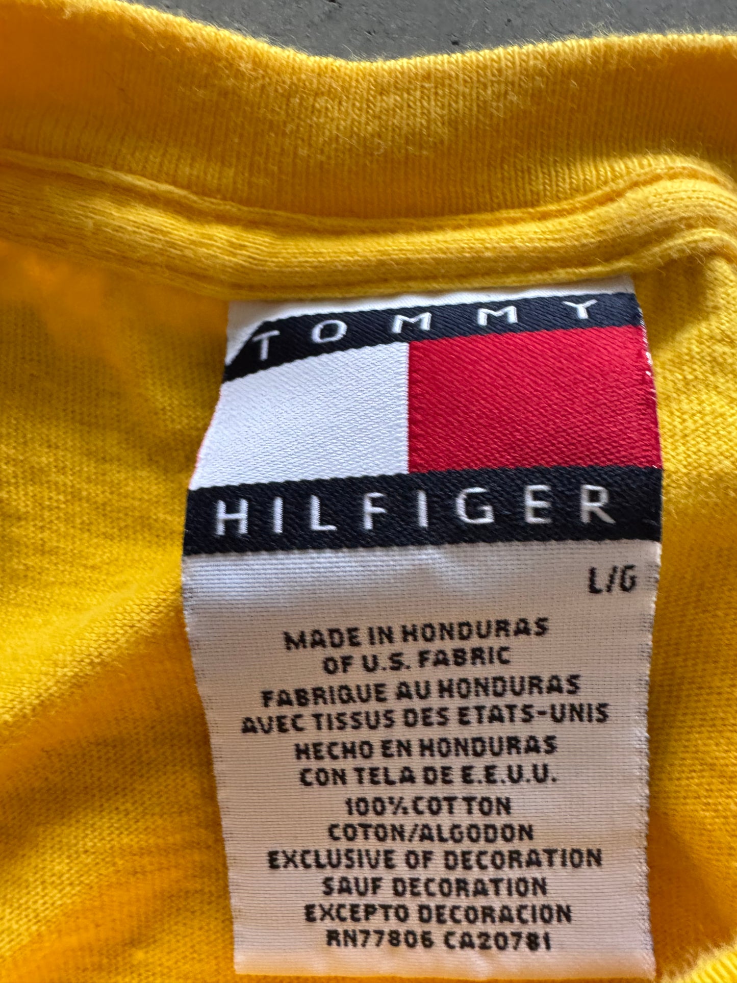 Vintage Tommy Hilfiger Tee - L
